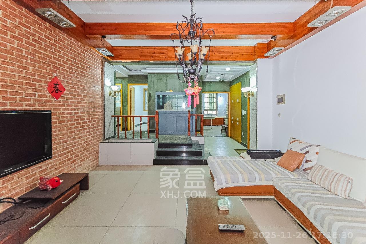 宏轩花苑 3室2厅2卫 2200.0元/月 宏轩花苑 3室2厅2卫 2200.0元/月室内图