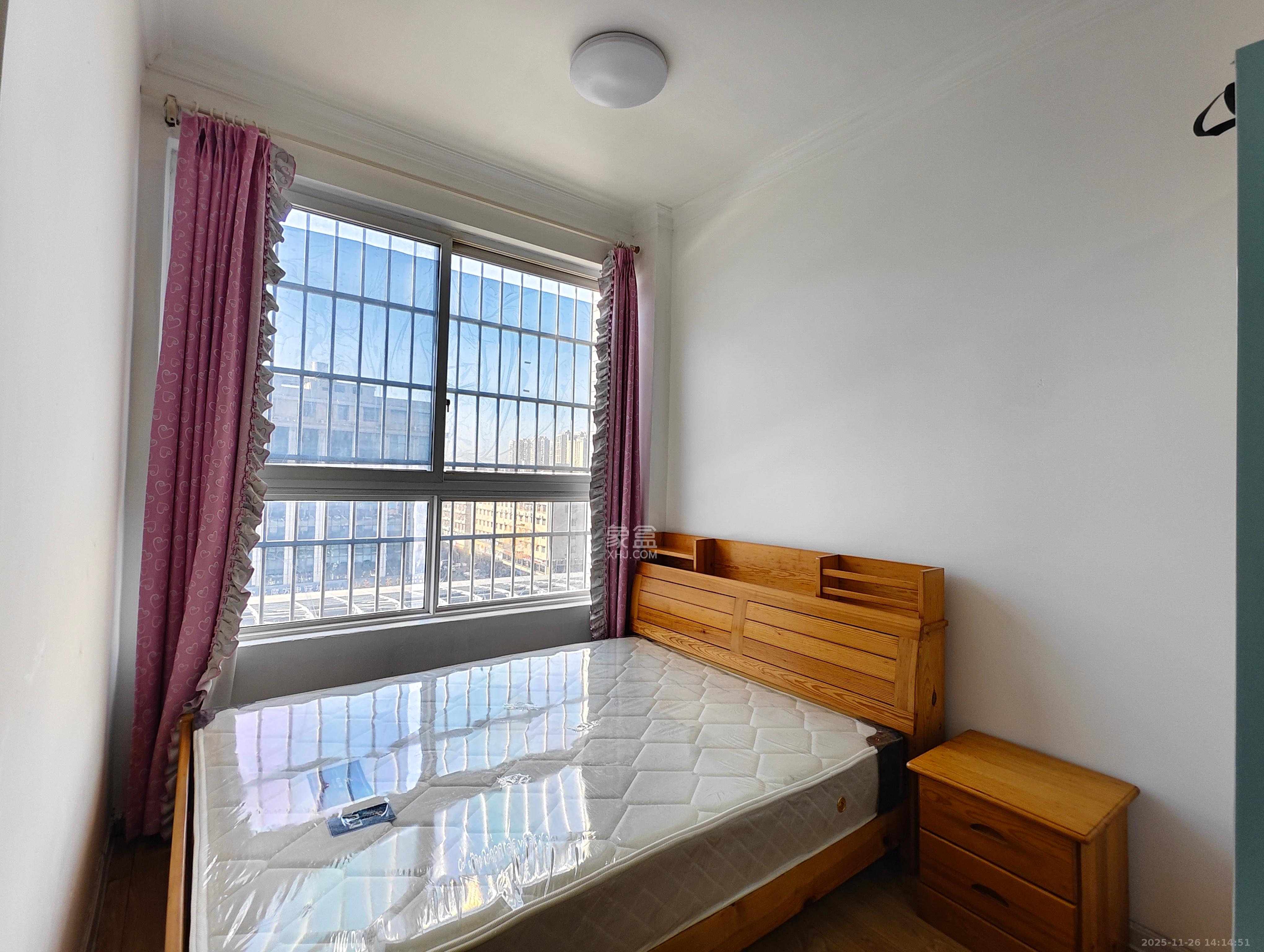 月亮湾草莓街区一、二期 1室1厅2卫 1000.0元/月 月亮湾草莓街区一、二期 1室1厅2卫 1000.0元/月室内图