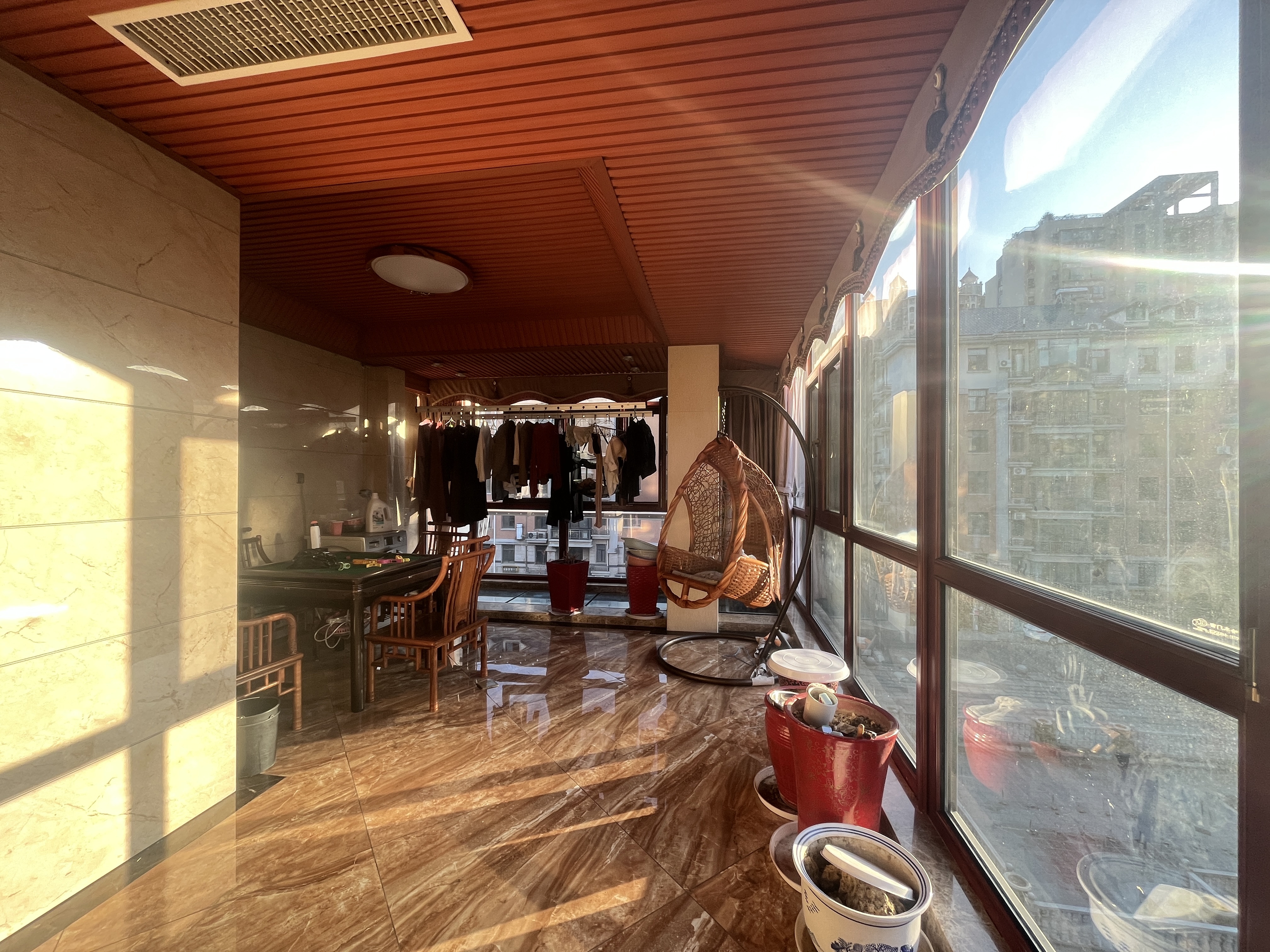 国土鑫苑 5室2厅2卫 156.0万 国土鑫苑 5室2厅2卫 156.0万客厅