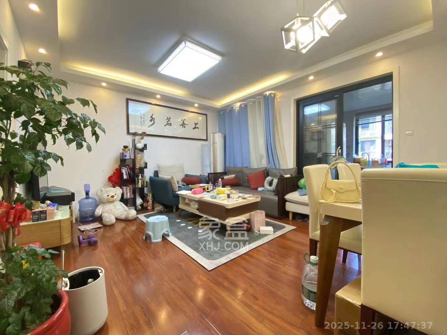 德政园  2室2厅1卫    2200.0元/月室内图