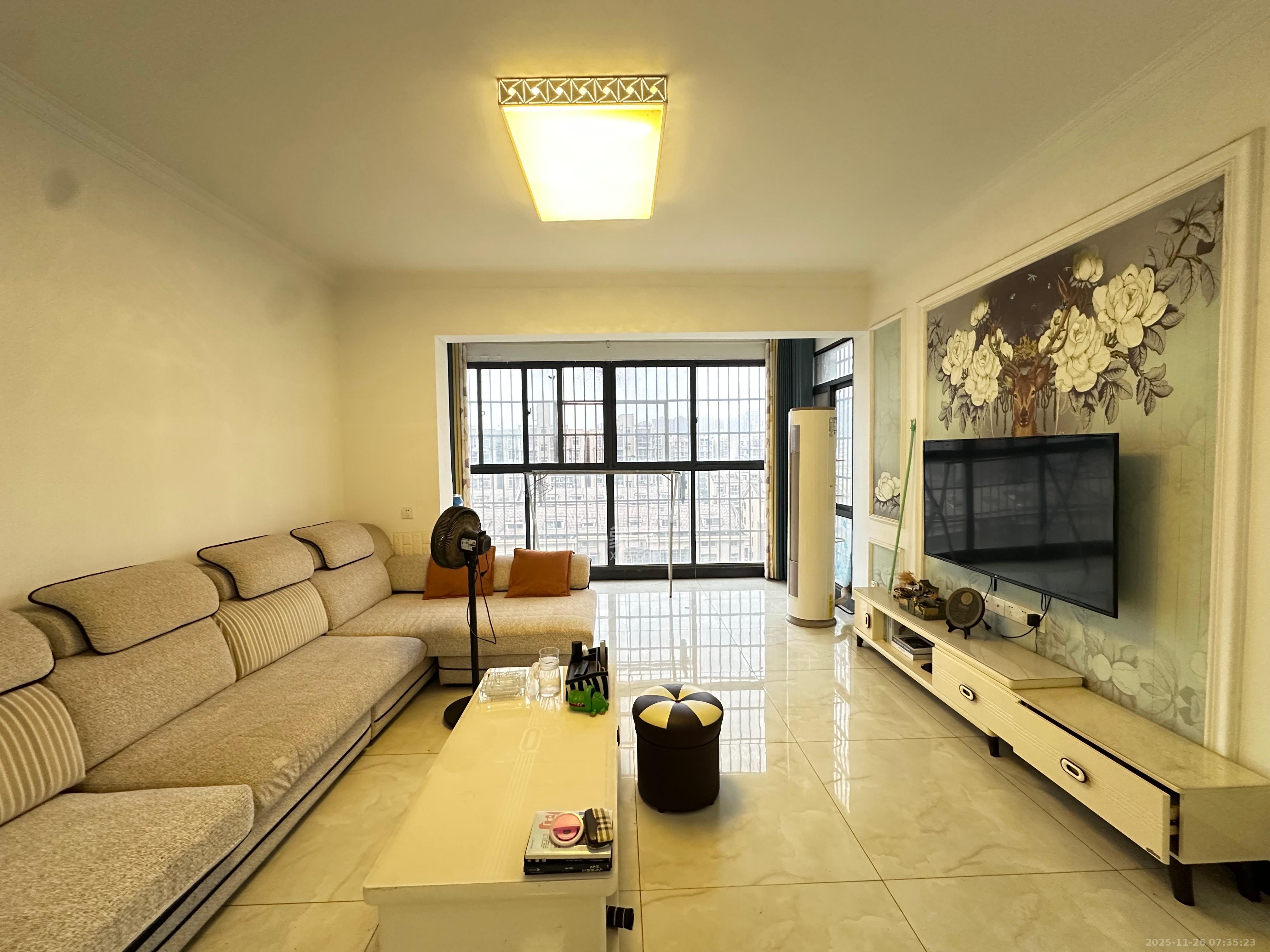 丰园城（鄱阳小区二期）  3室2厅1卫    2000.0元/月