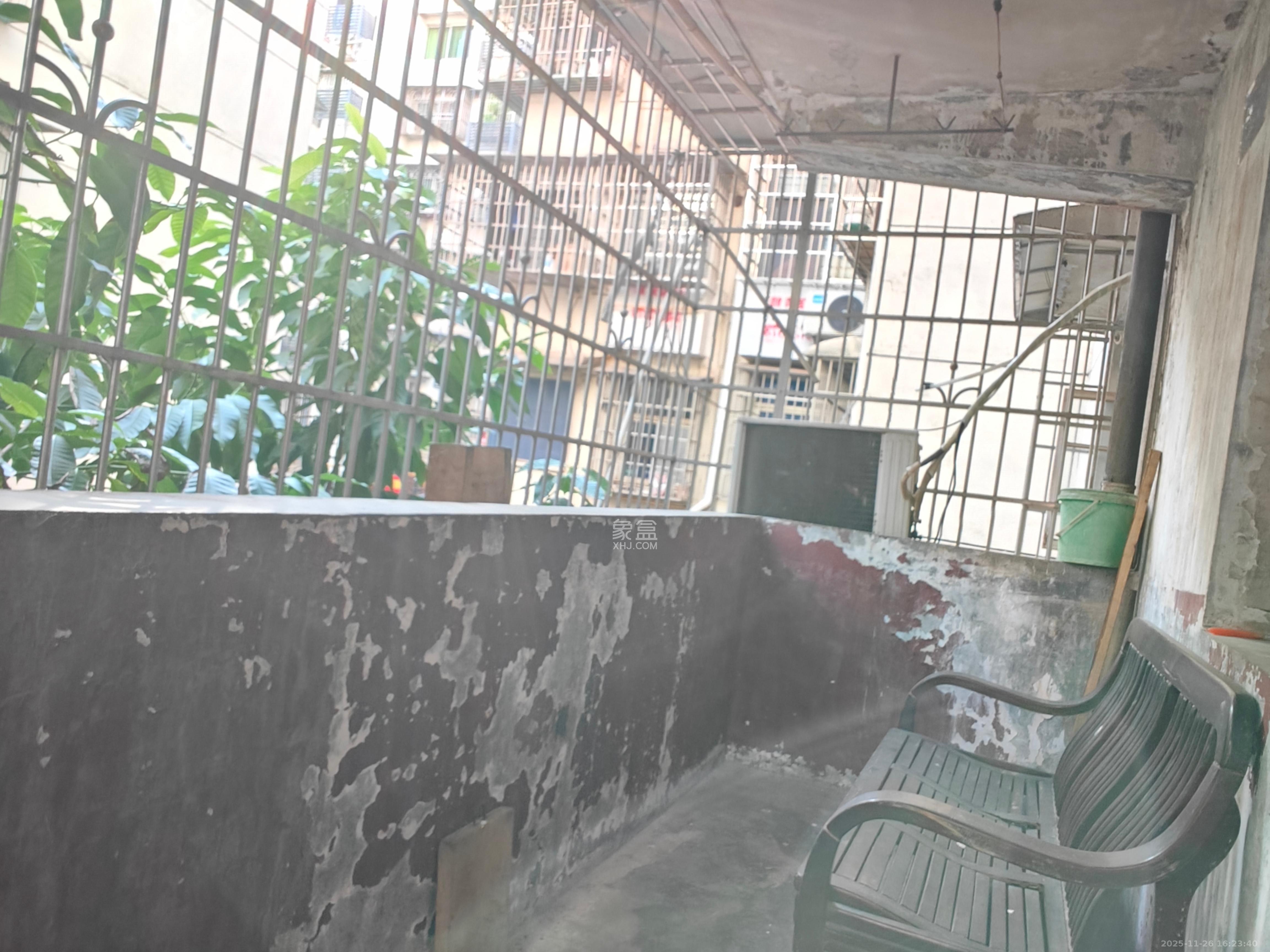 向家湾社区(含富湘公寓) 1室0厅0卫 1100.0元/月 向家湾社区(含富湘公寓) 1室0厅0卫 1100.0元/月室内图