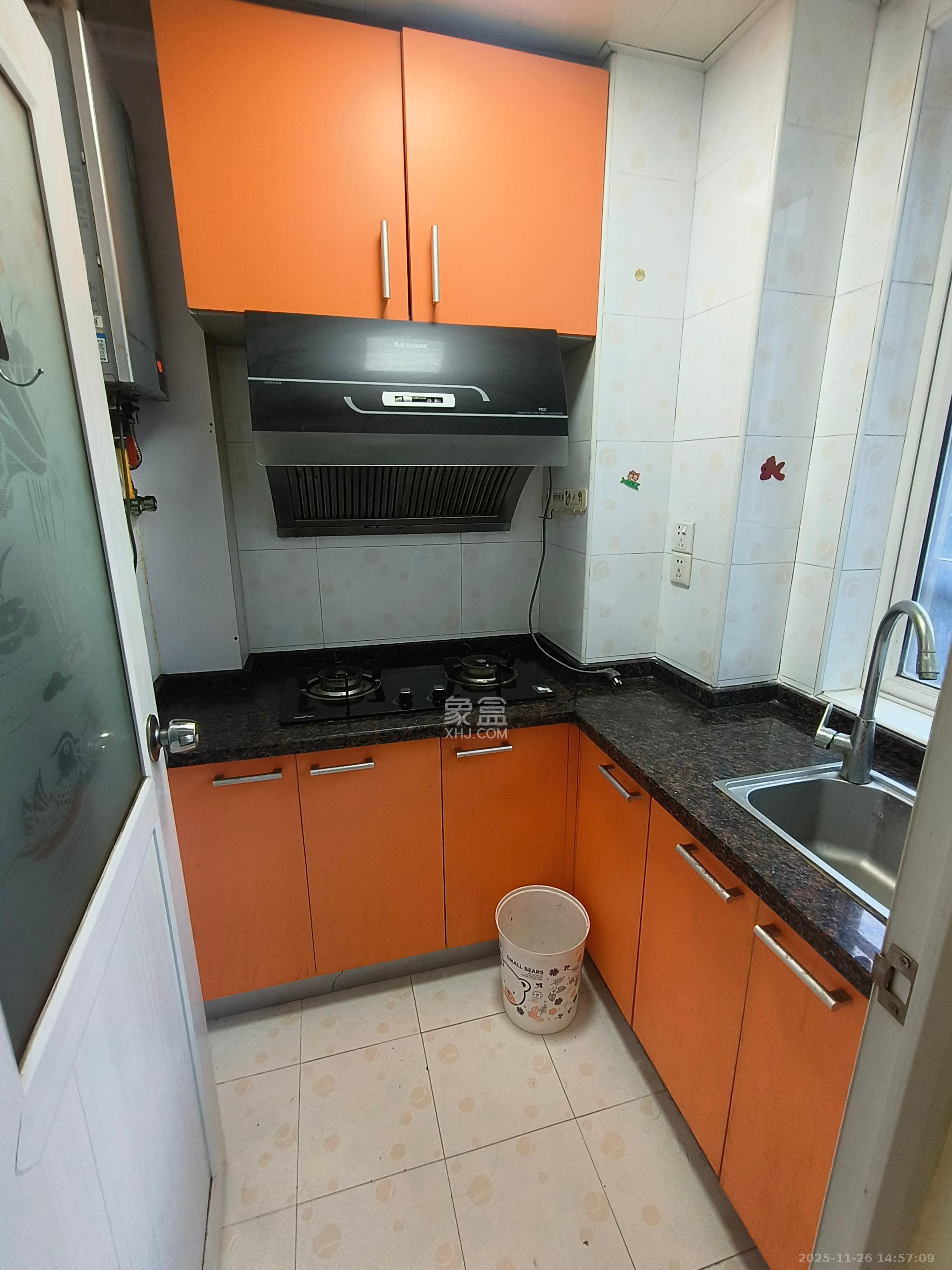 新芙蓉之都  1室1厅1卫    1600.0元/月室内图