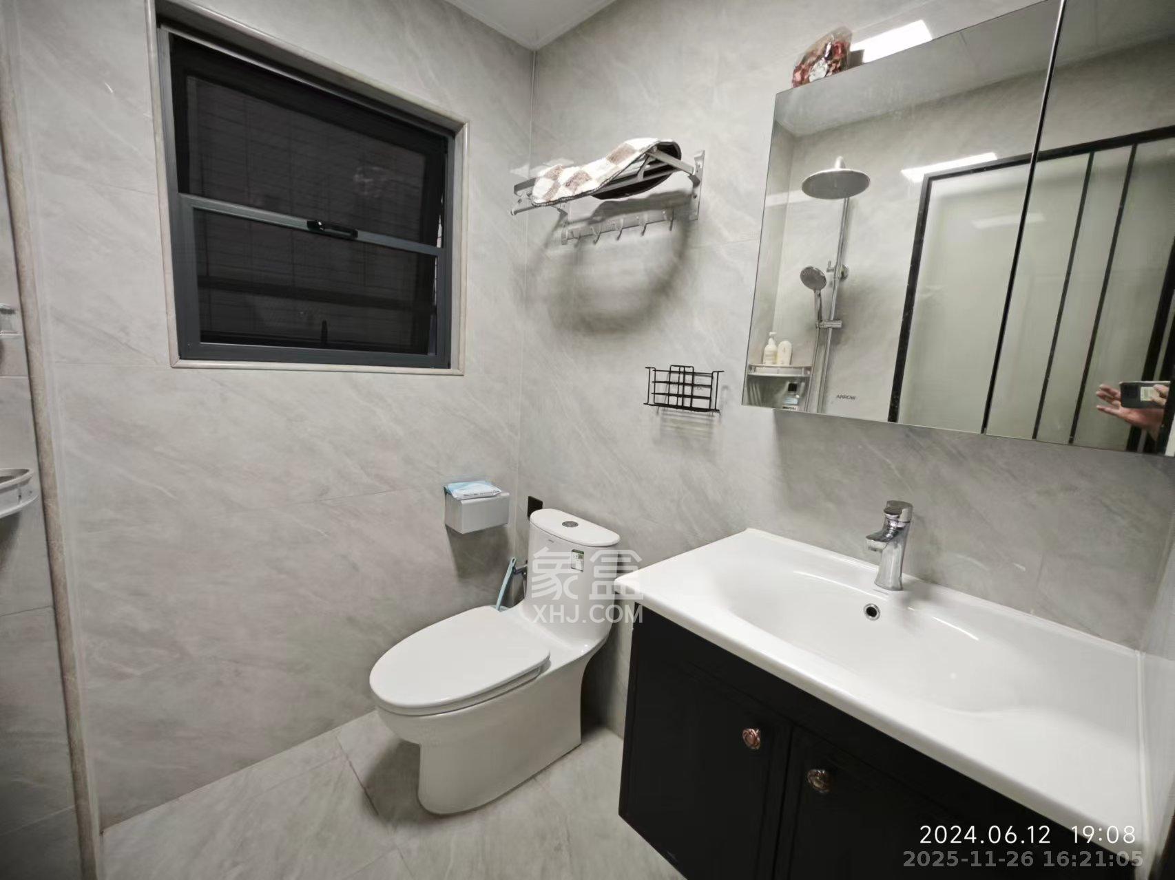 天鸿天府（天鸿中央大院）  3室2厅1卫    3400.0元/月室内图