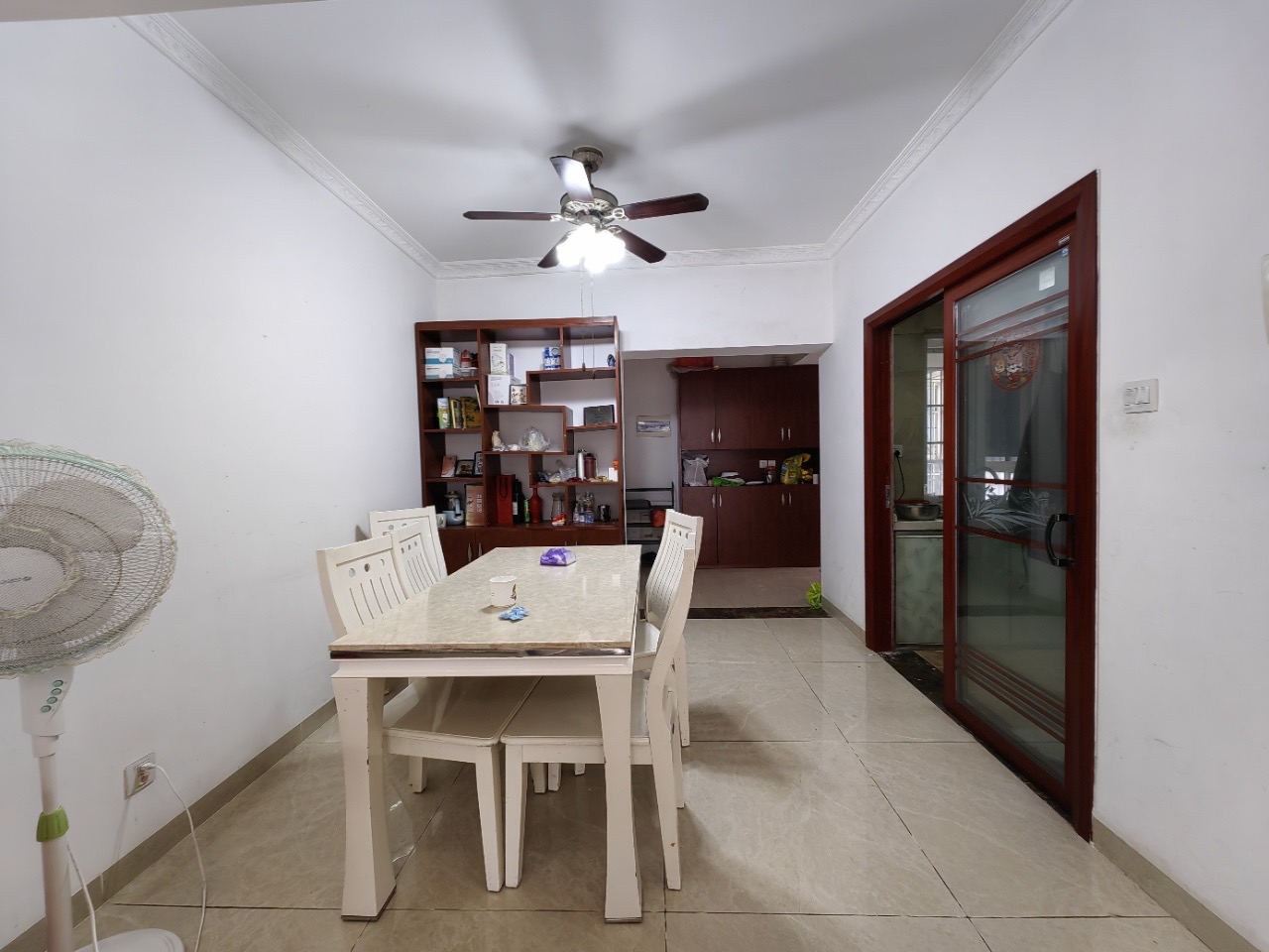 海航城 3室2厅2卫 2400.0元/月 海航城 3室2厅2卫 2400.0元/月室内图