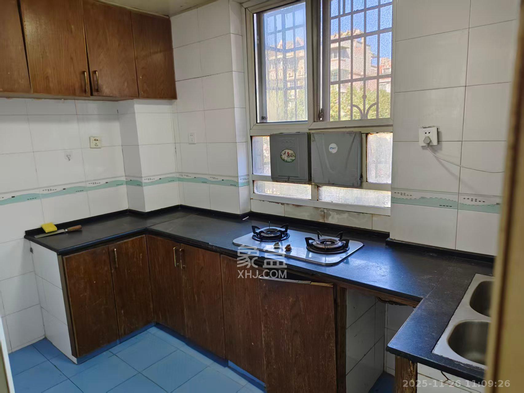 德政园  2室2厅1卫    1600.0元/月室内图