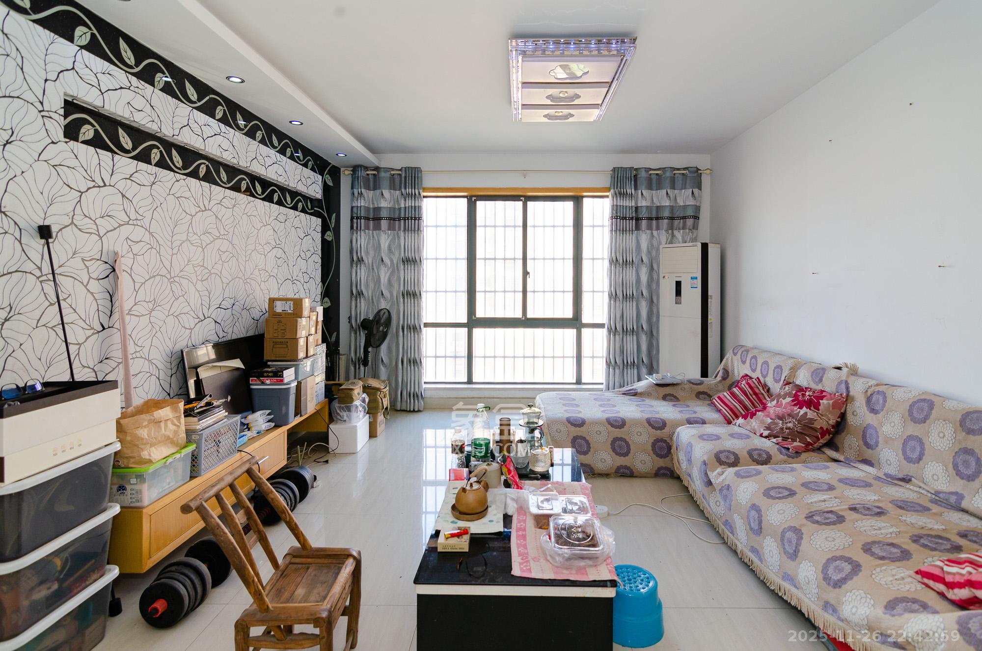 新雅黄金苑  4室2厅2卫    55.0万