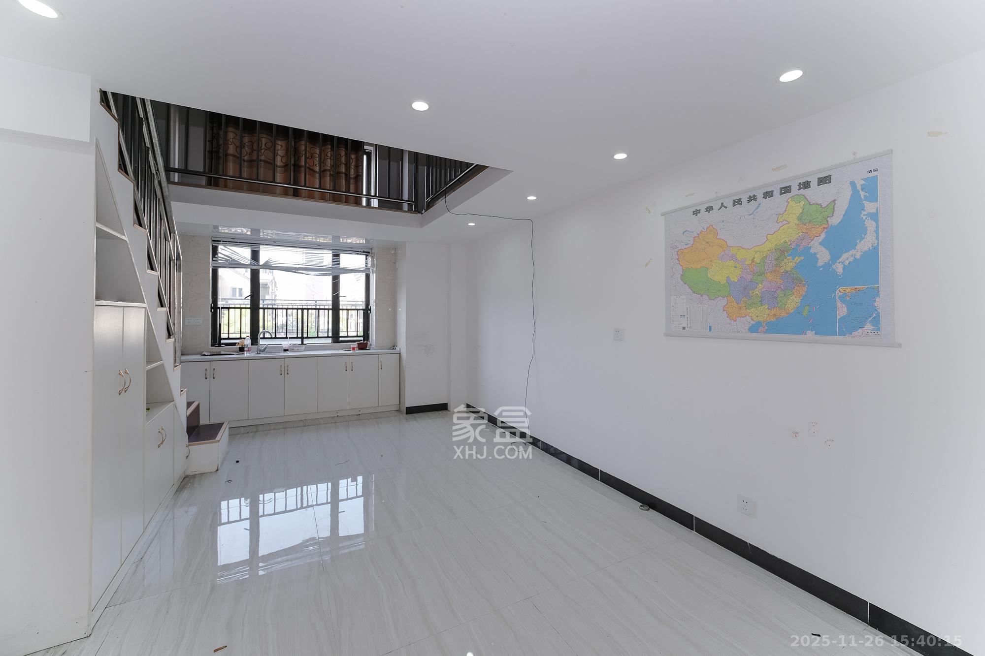 艾美潇湘  1室1厅1卫    1500.0元/月