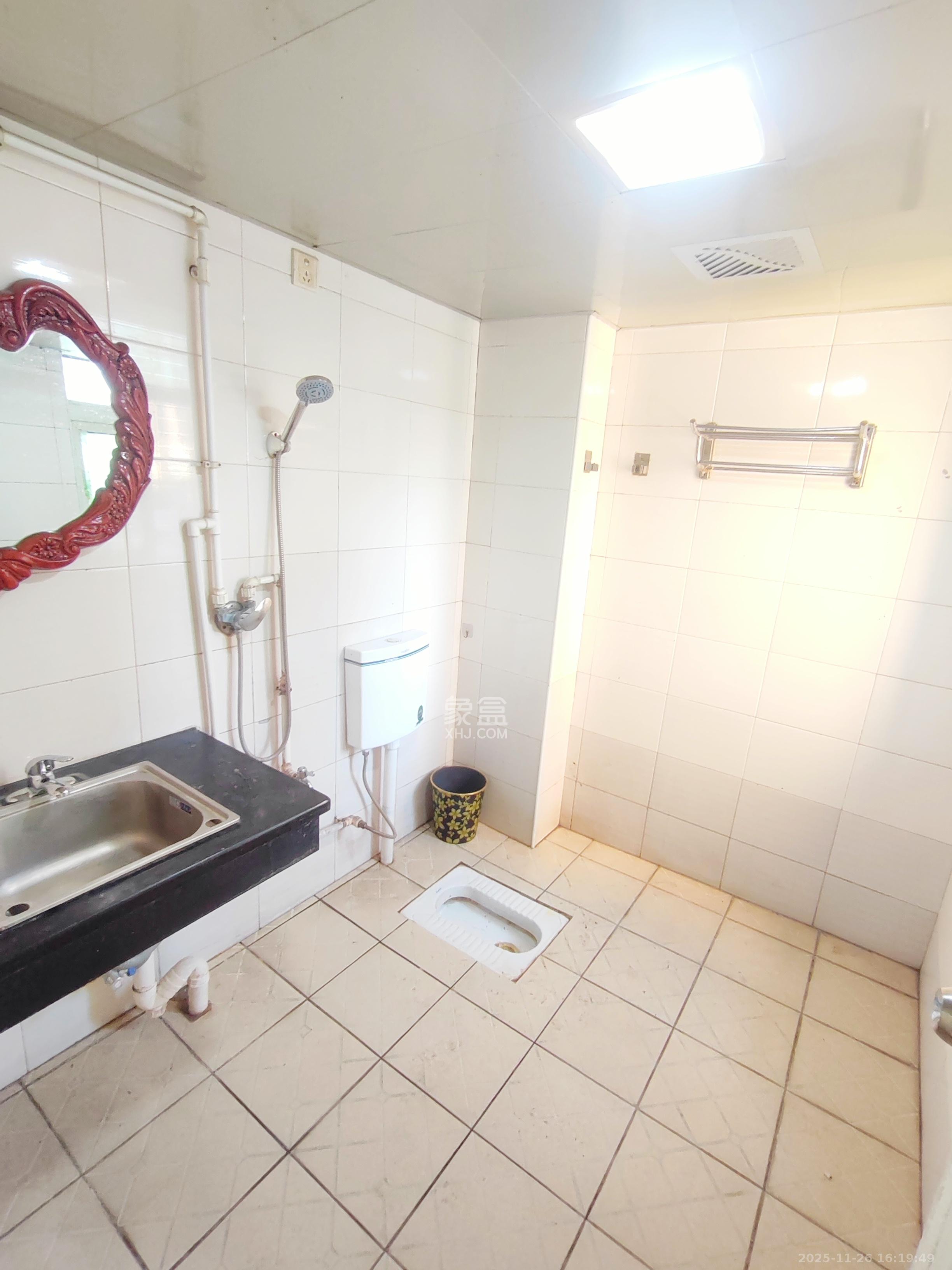 和馨园  4室2厅2卫    2800.0元/月室内图