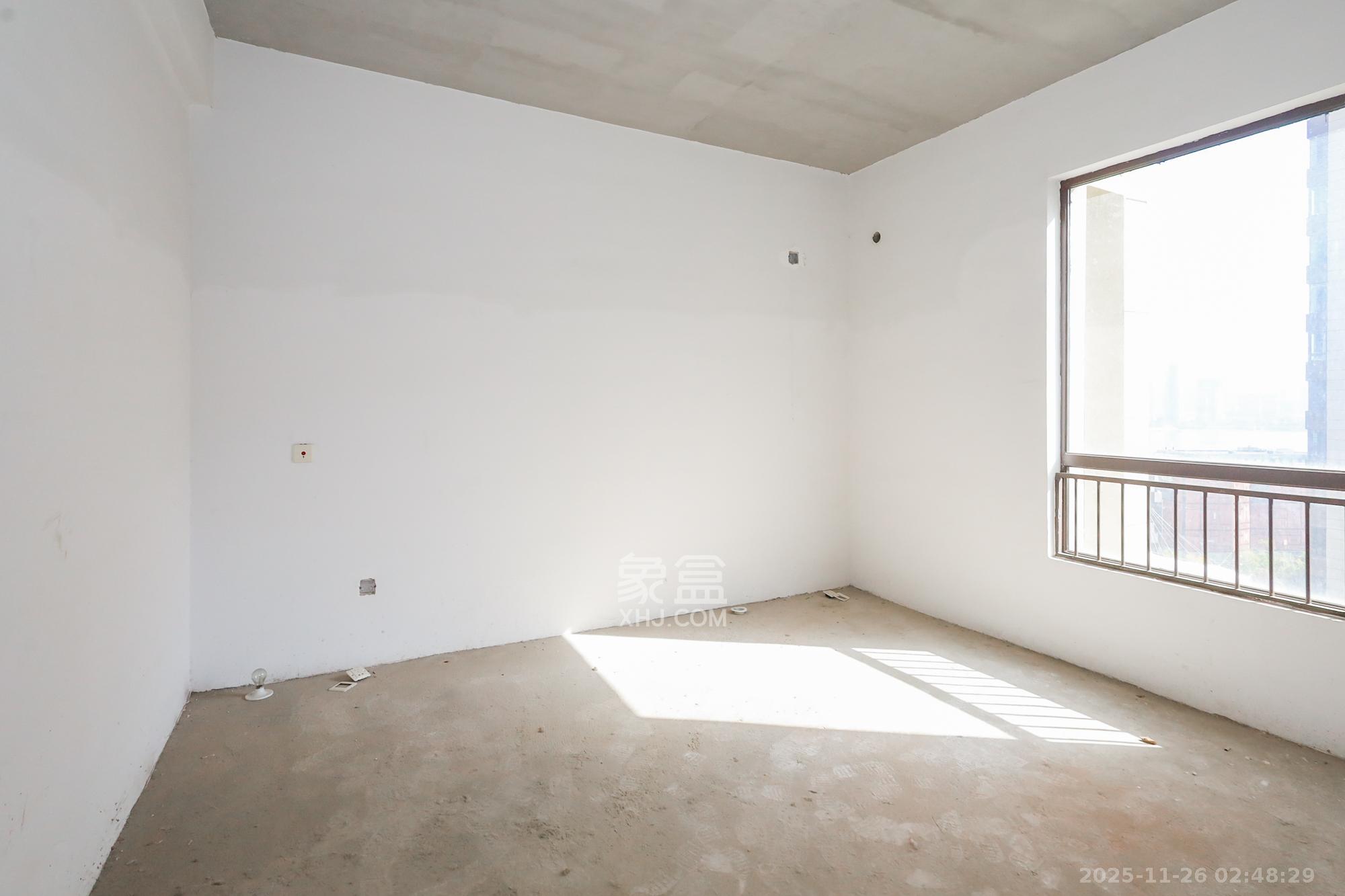 南山雍江汇(滨江国际新城) 4室2厅2卫 220.0万 南山雍江汇(滨江国际新城) 4室2厅2卫 220.0万卧室