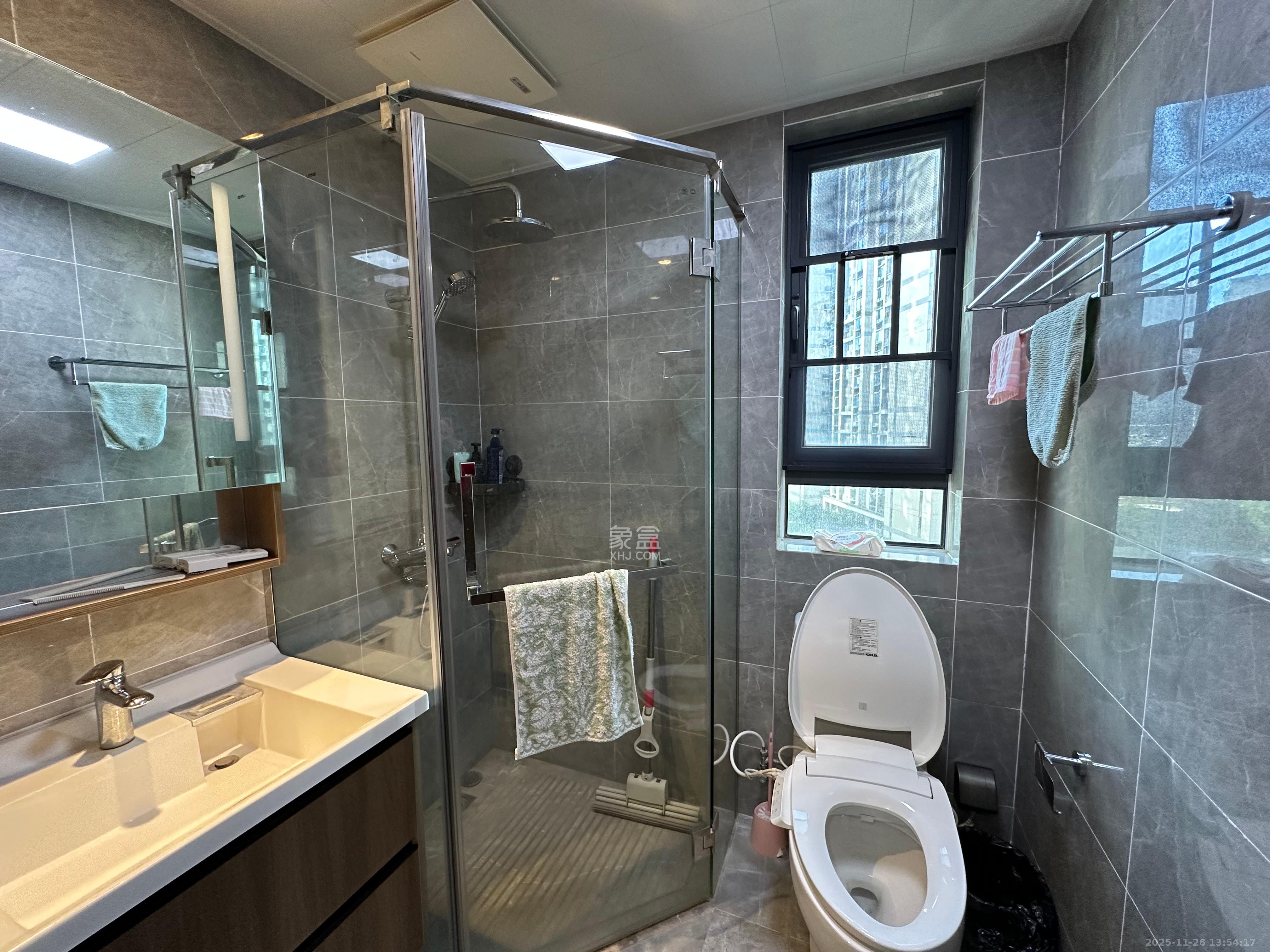 卓越中寰  3室2厅2卫    4500.0元/月室内图