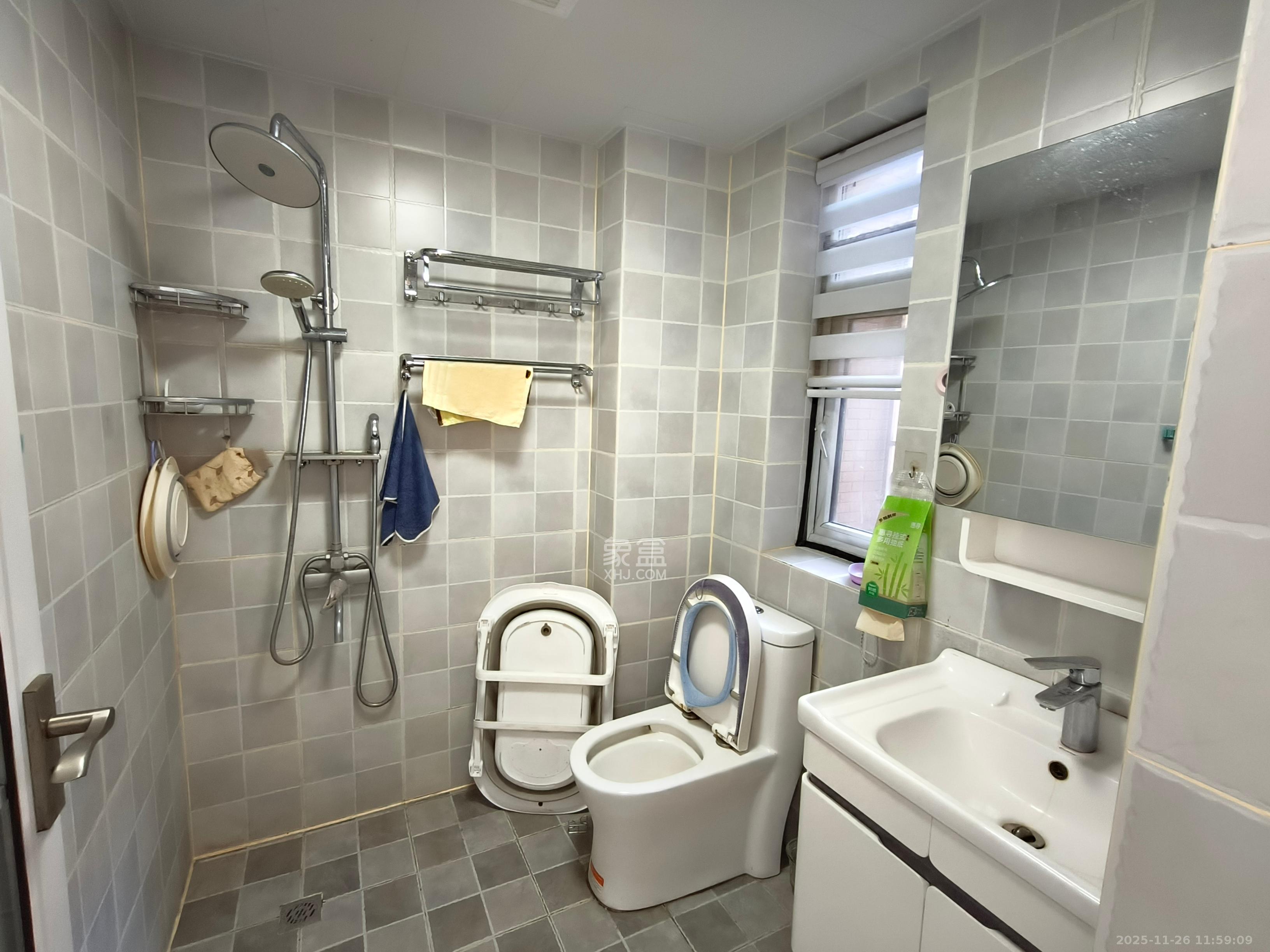 楚天世纪城西苑  3室2厅2卫    2100.0元/月室内图