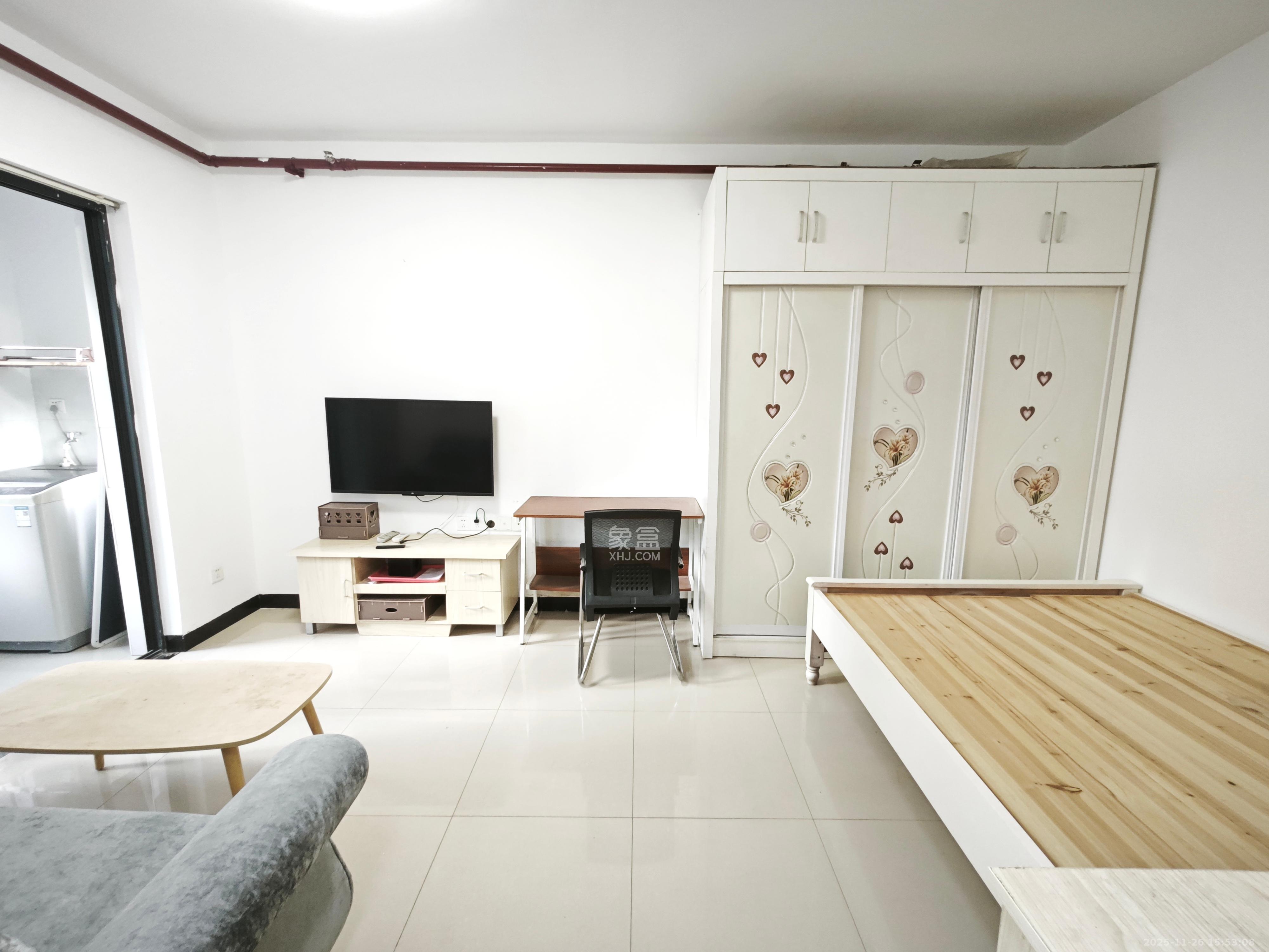 天鸿天府（天鸿中央大院）  1室1厅1卫    1400.0元/月