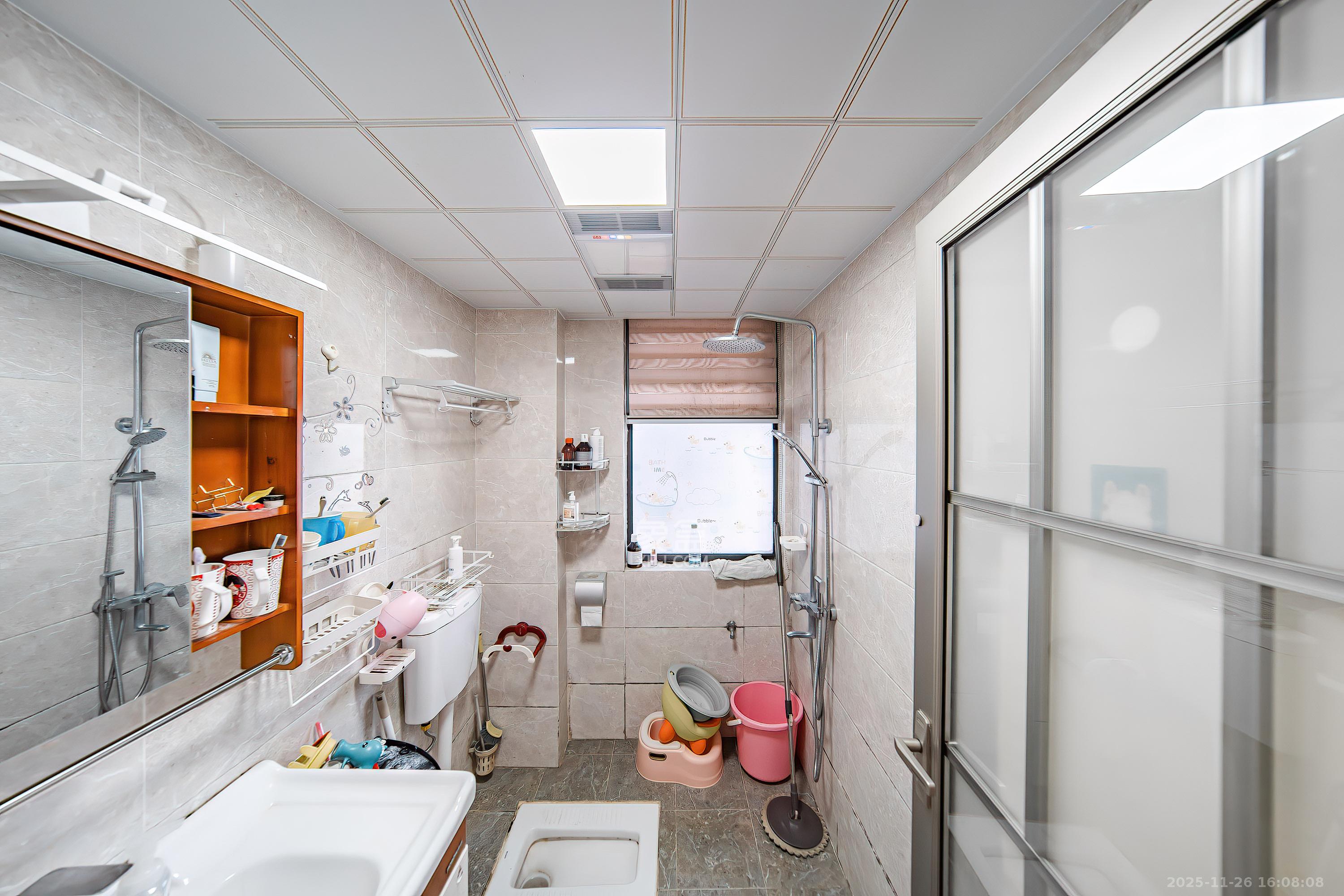 金土地第一湾 3室2厅2卫 86.8万 金土地第一湾 3室2厅2卫 86.8万卫生间