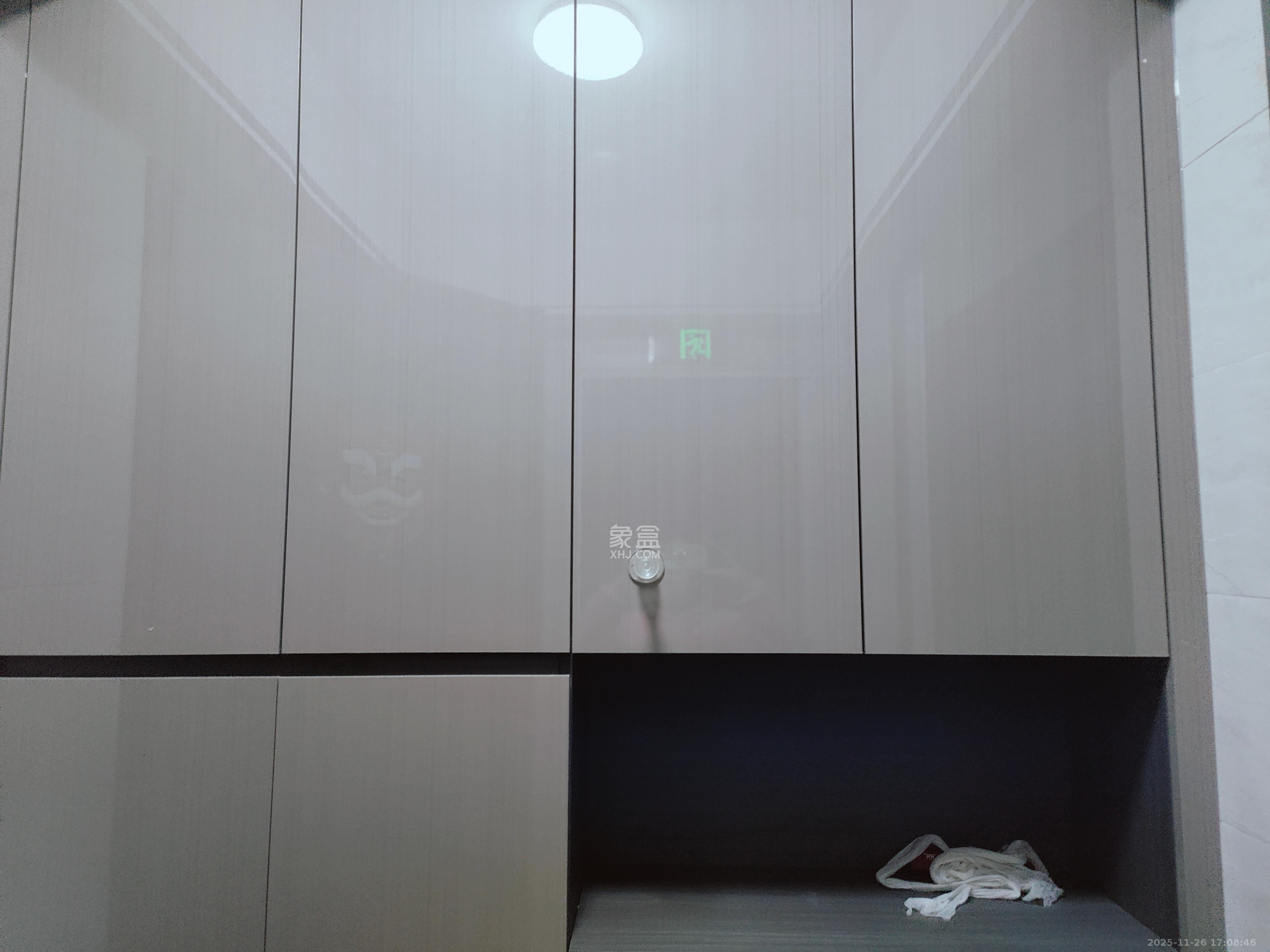 中海寰宇天下  4室2厅2卫    4000.0元/月室内图