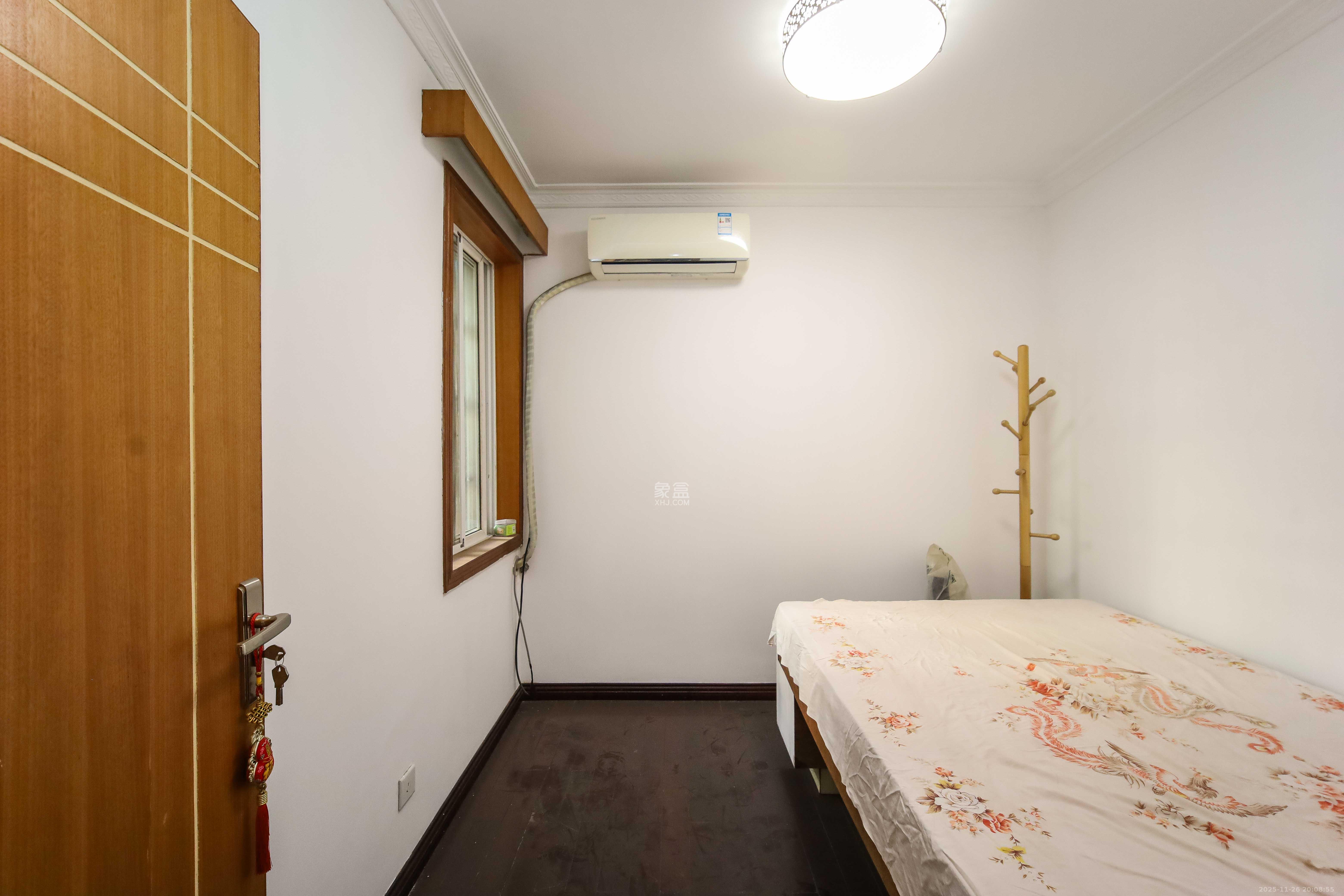 新桥小区  3室2厅2卫    75.8万卧室