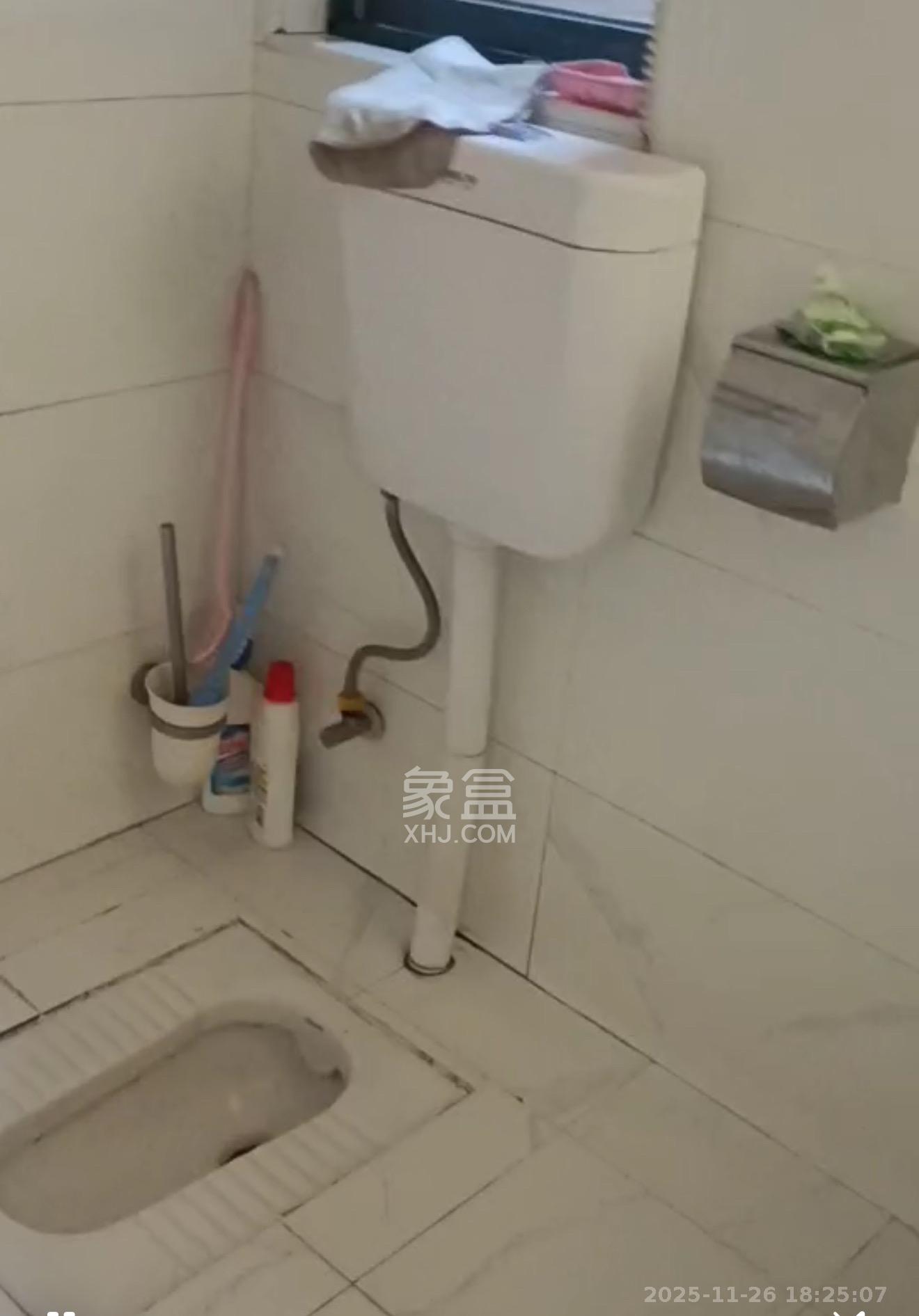 洋湖时代  3室2厅1卫    2300.0元/月室内图