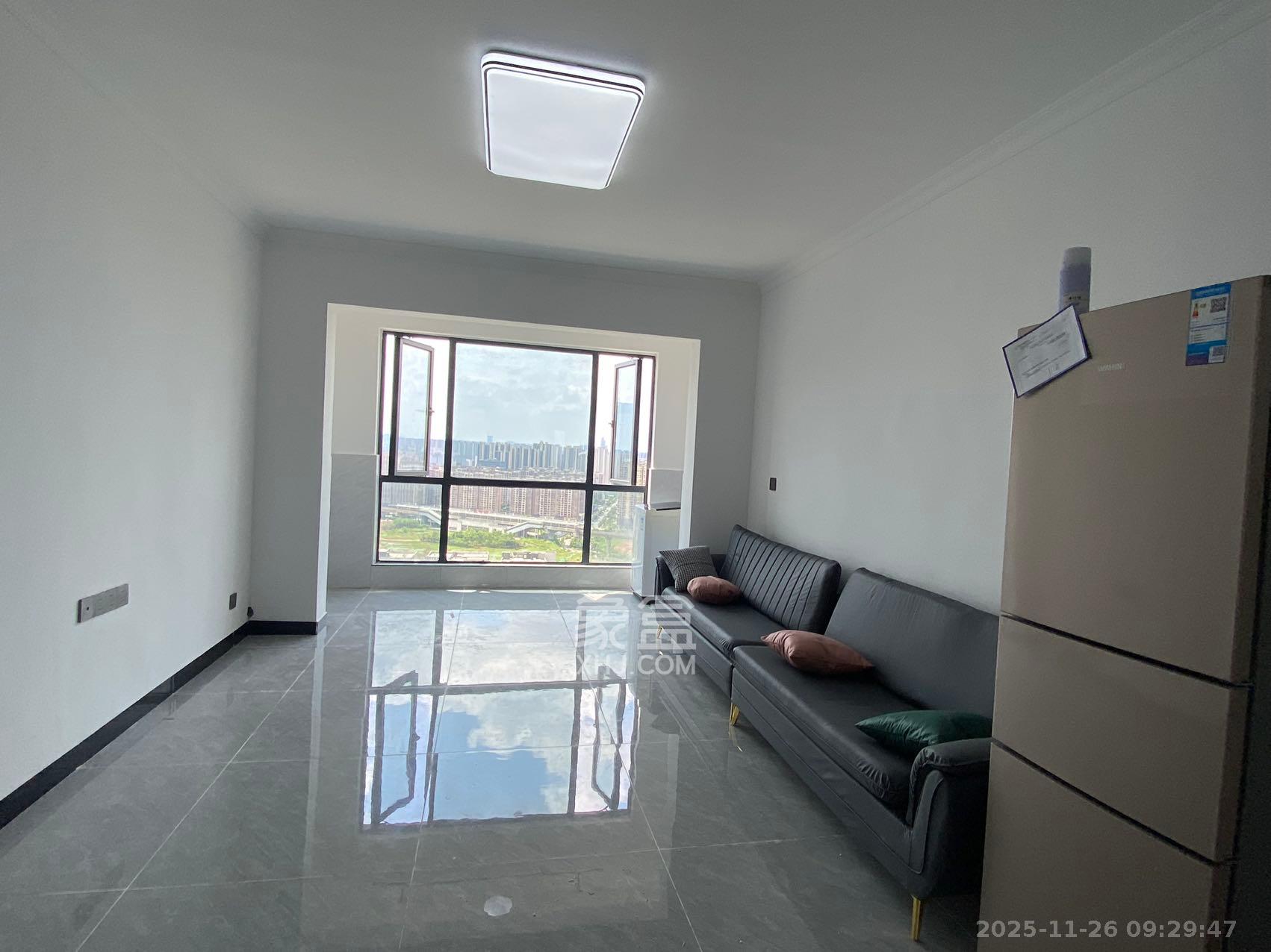 荣盛岳麓峰景 3室2厅2卫 2200.0元/月 荣盛岳麓峰景 3室2厅2卫 2200.0元/月室内图