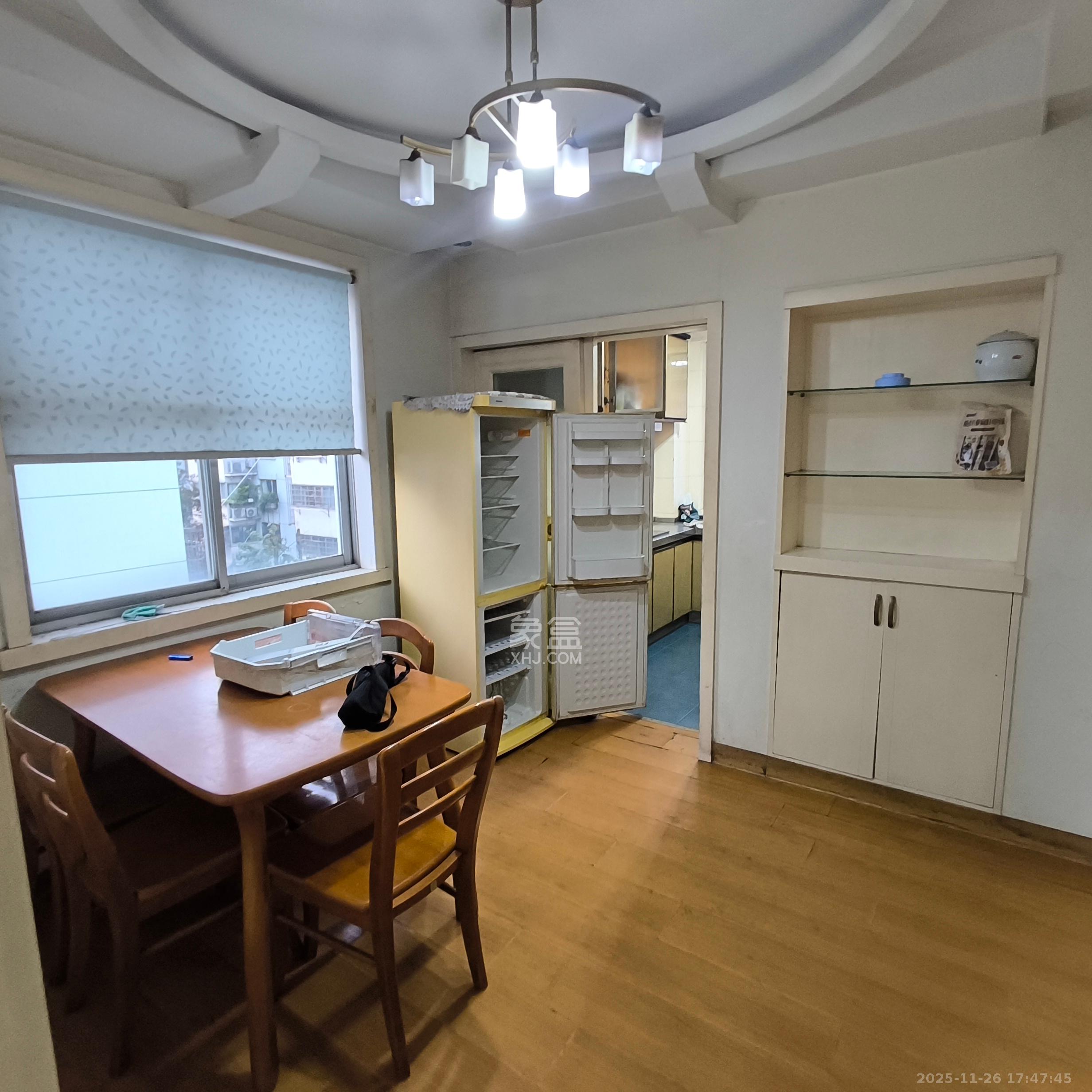 咸嘉新村嘉兴苑  1室2厅1卫    1520.0元/月室内图