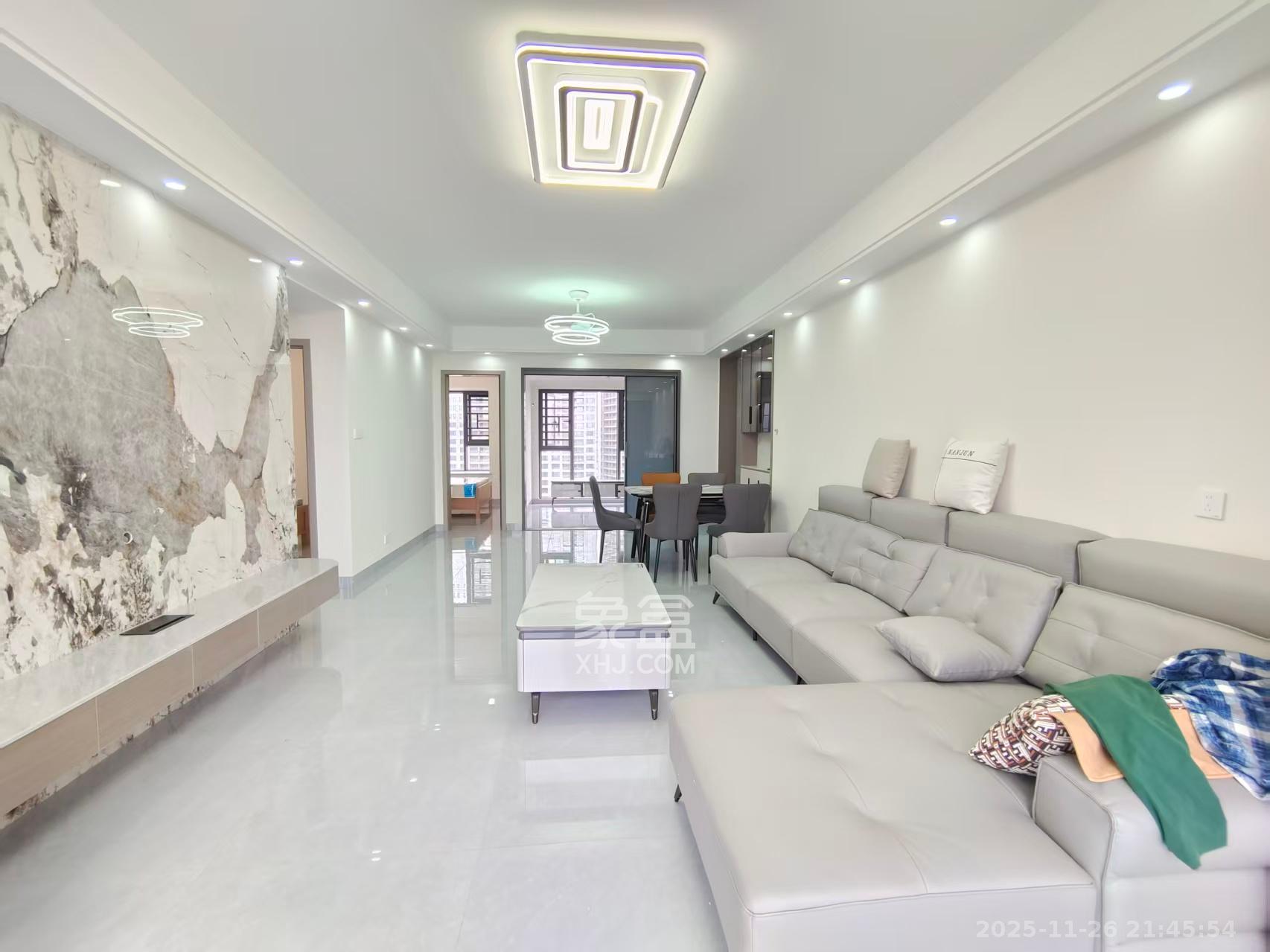 枫树园  4室2厅2卫    2600.0元/月室内图