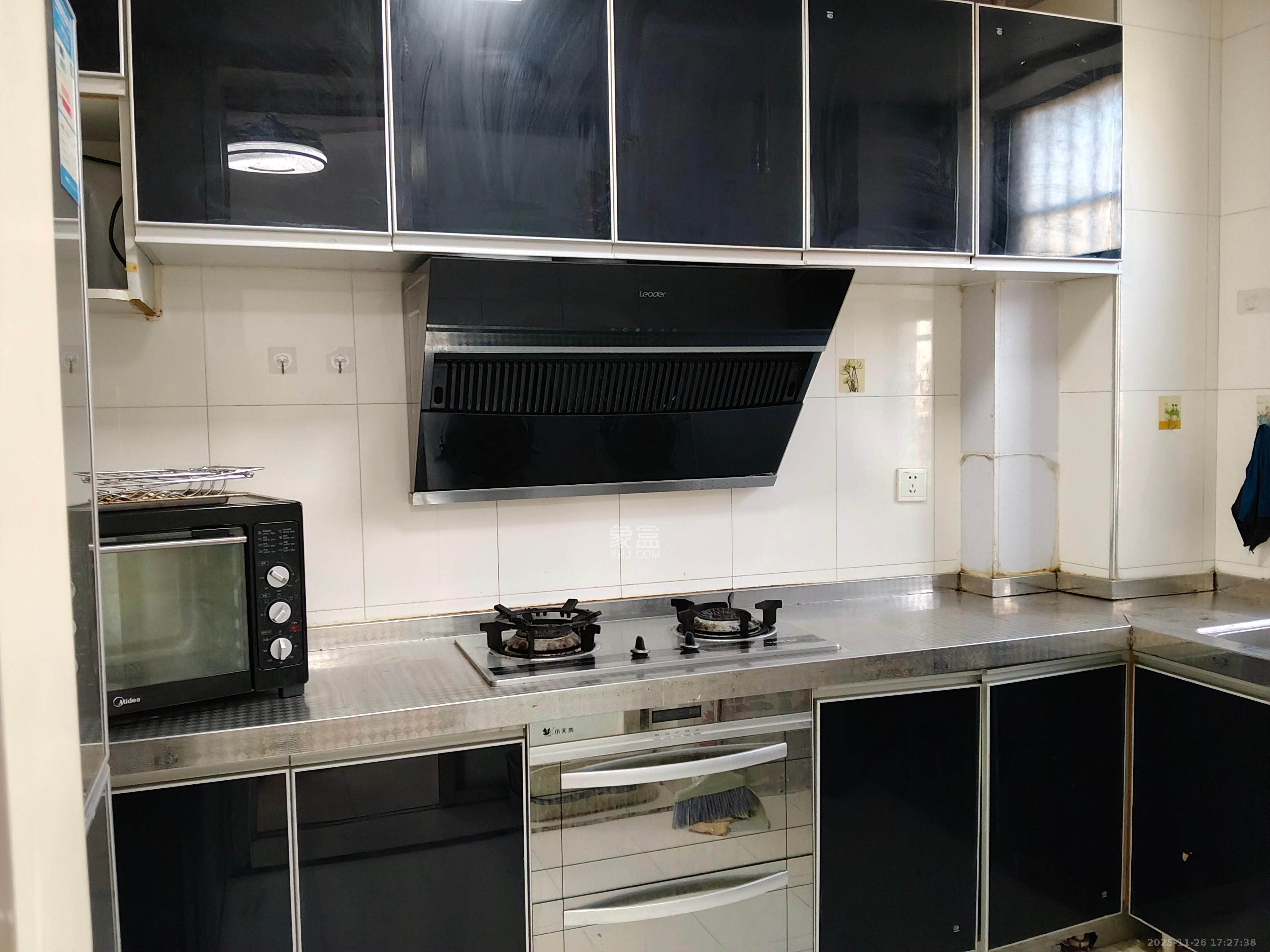 天赐良园  3室2厅1卫    2200.0元/月室内图