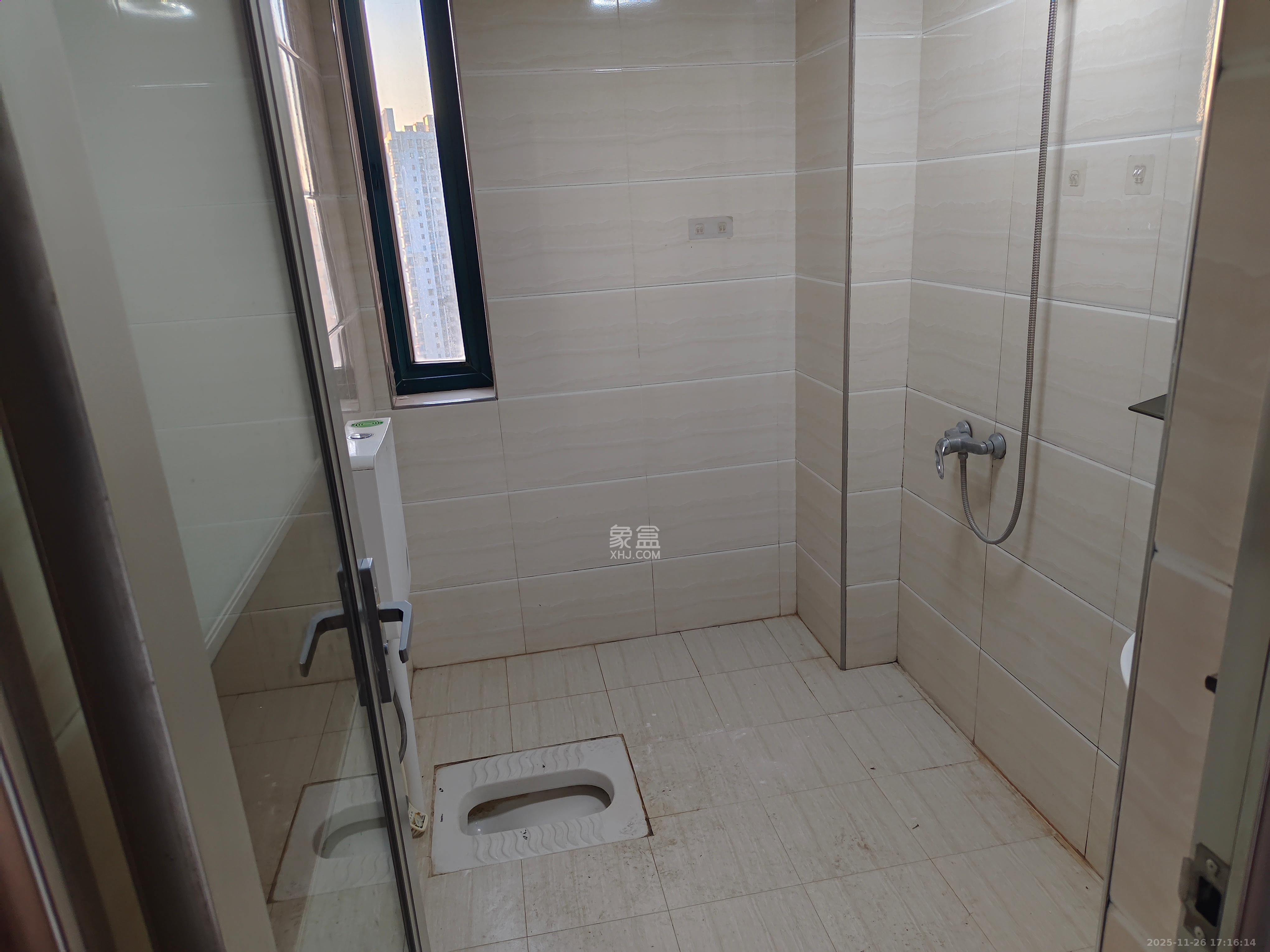 东玺门 3室2厅2卫 2800.0元/月 东玺门 3室2厅2卫 2800.0元/月室内图