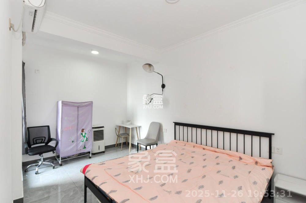 中央美郡  1室1厅1卫    1200.0元/月室内图