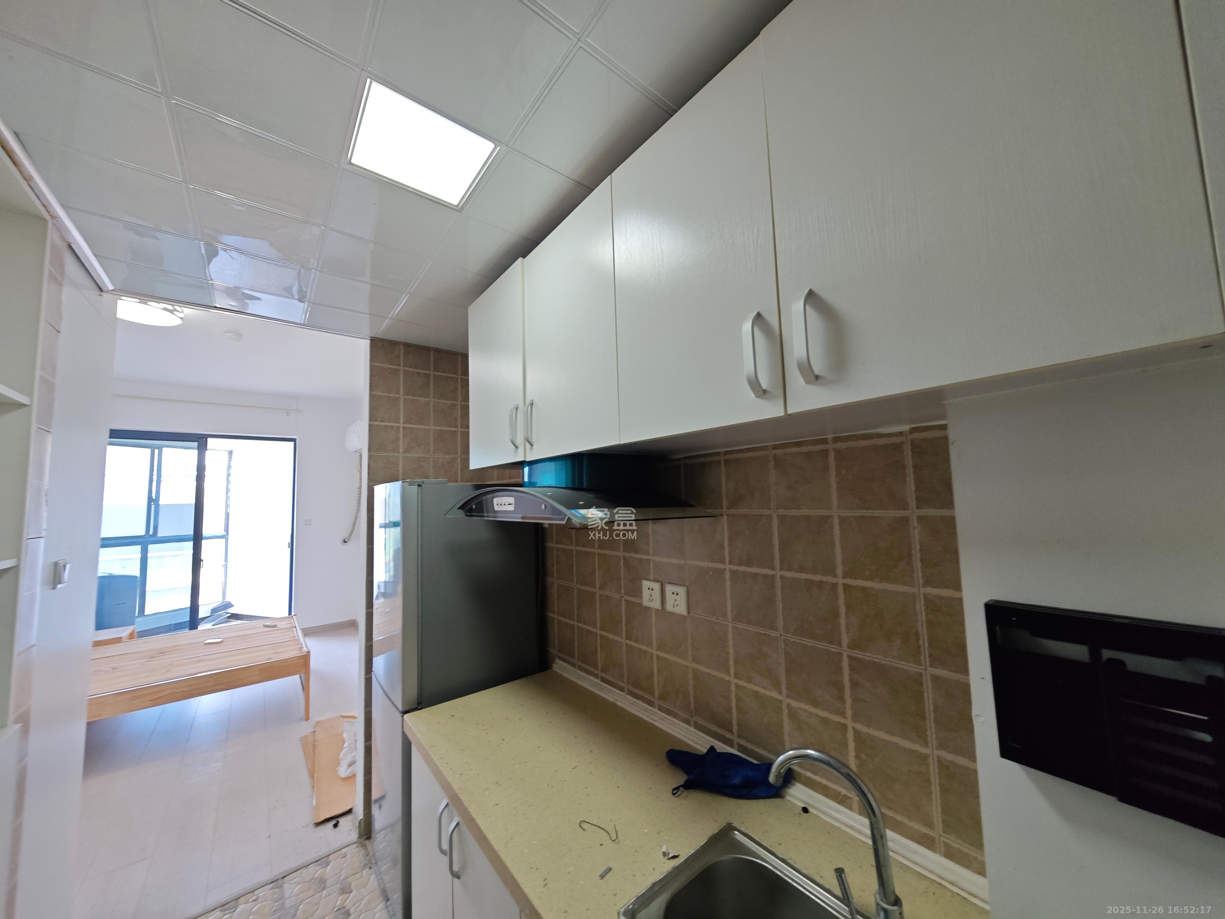 绿地中央广场 1室1厅1卫 1400.0元/月 绿地中央广场 1室1厅1卫 1400.0元/月室内图