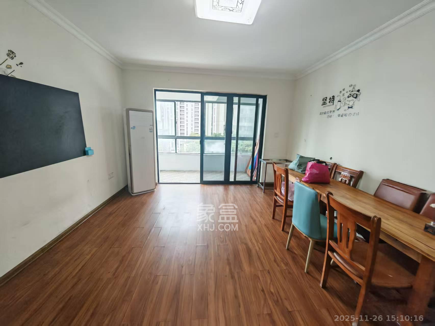 长房时代城  3室2厅2卫    2700.0元/月室内图