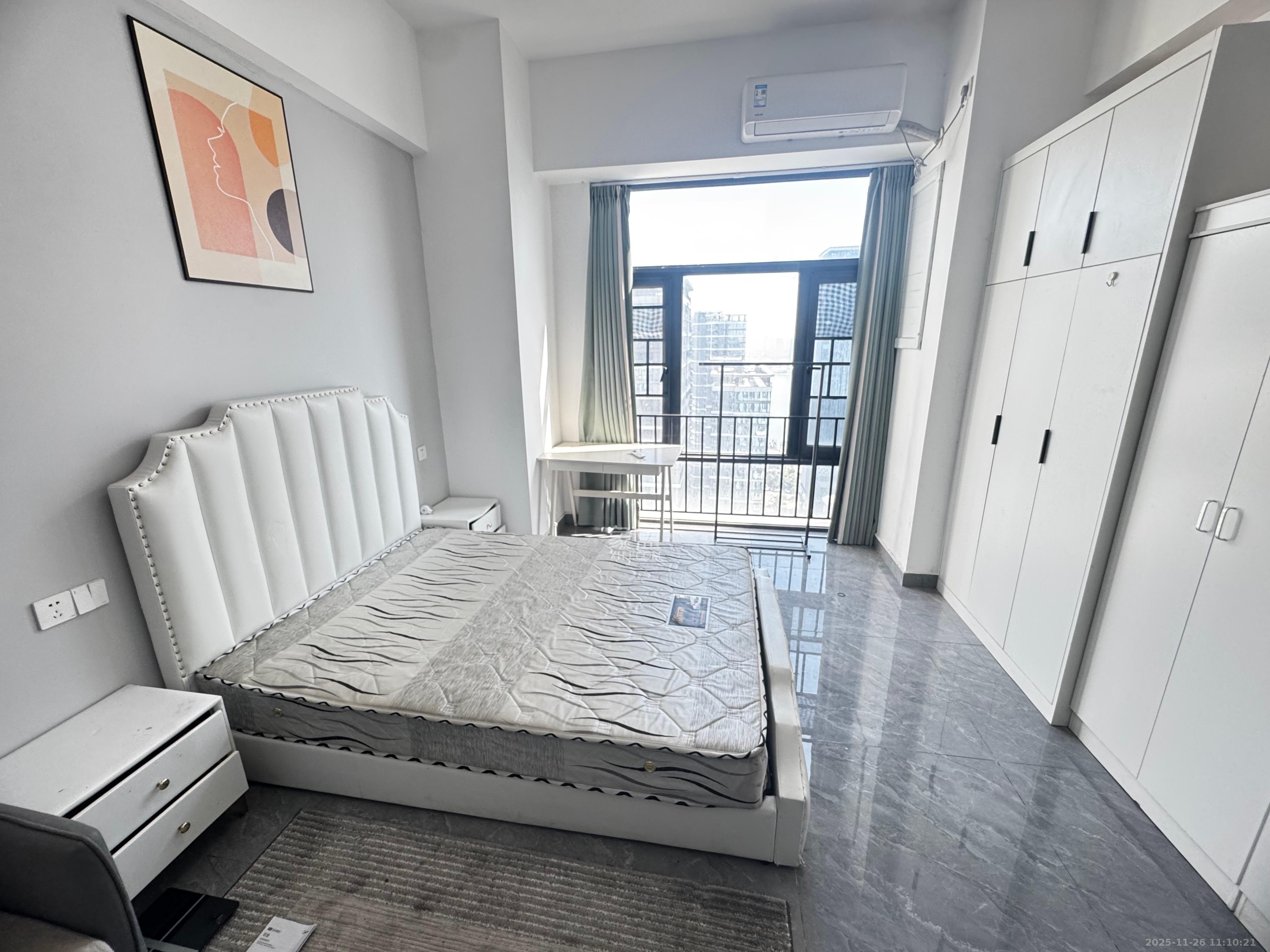 启迪协信中心  1室1厅1卫    1900.0元/月