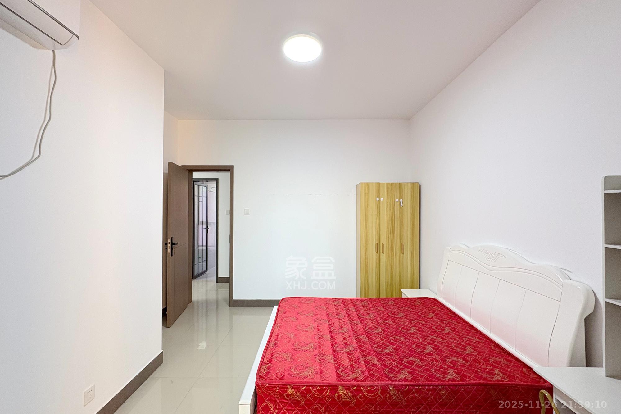 融圣国际  2室1厅1卫    89.0万卧室