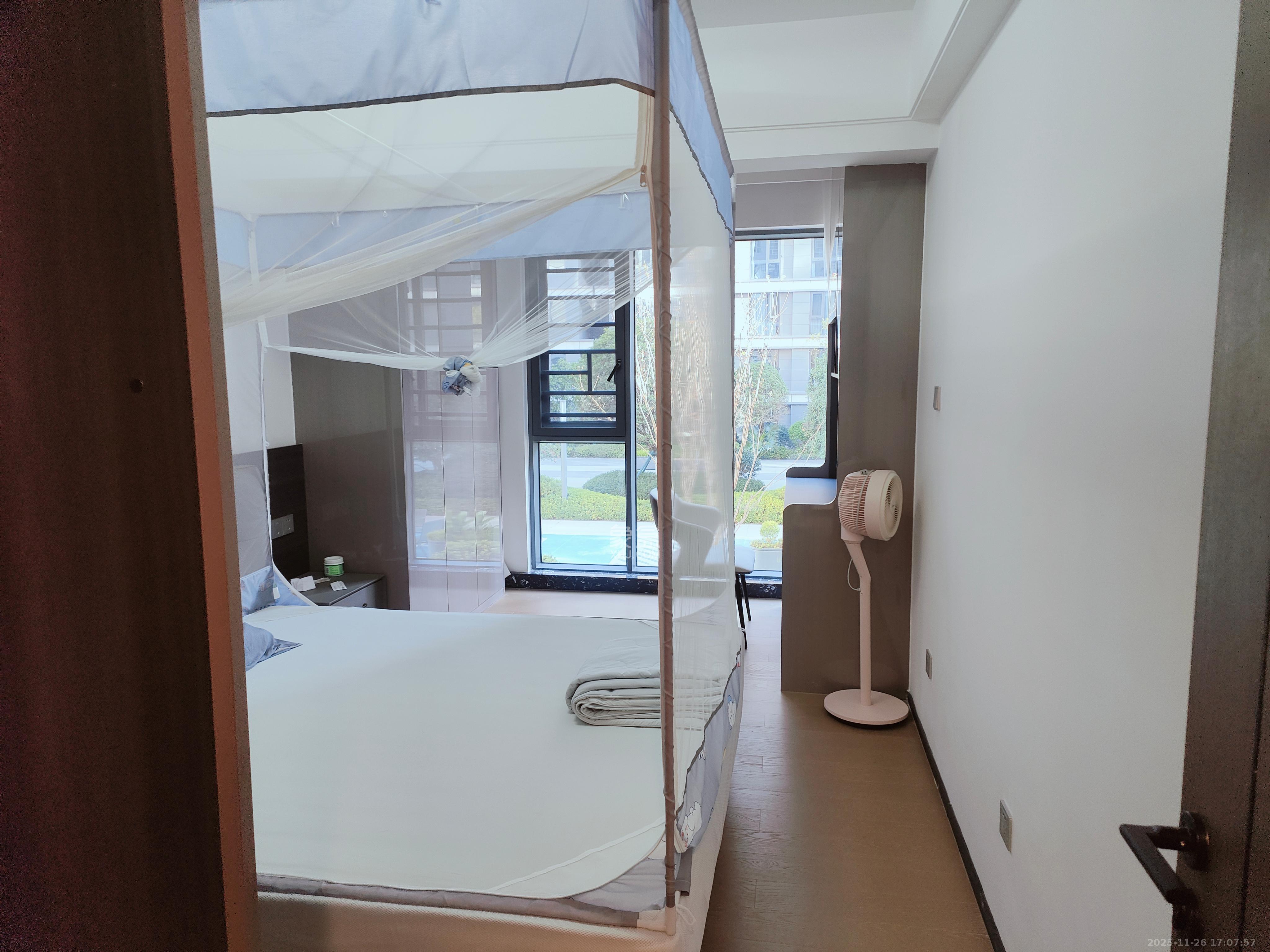 中海寰宇天下  4室2厅2卫    4000.0元/月室内图