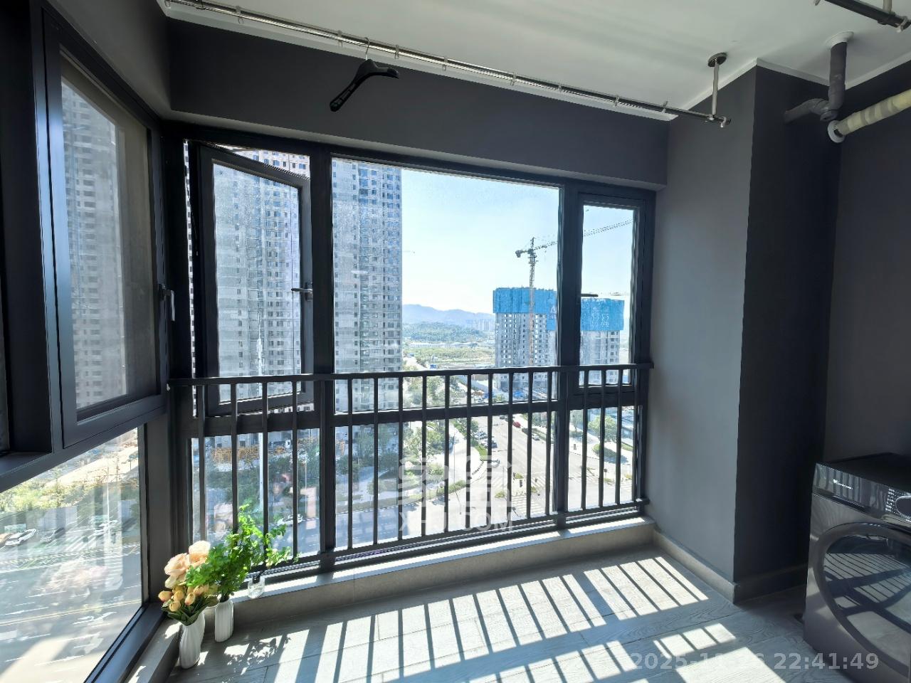 中海麓山境南区 3室2厅2卫 2800.0元/月 中海麓山境南区 3室2厅2卫 2800.0元/月室内图