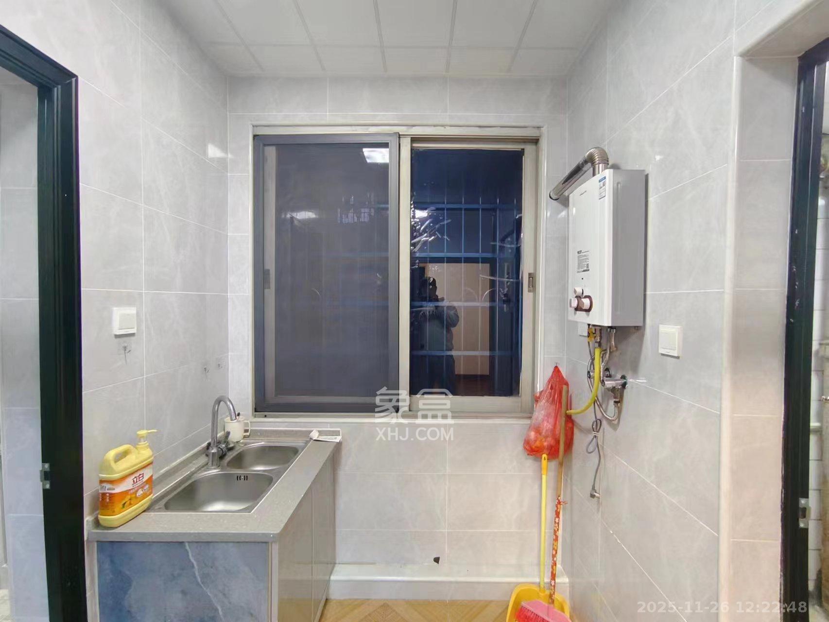 湘仪家园 4室2厅1卫 2000.0元/月 湘仪家园 4室2厅1卫 2000.0元/月室内图