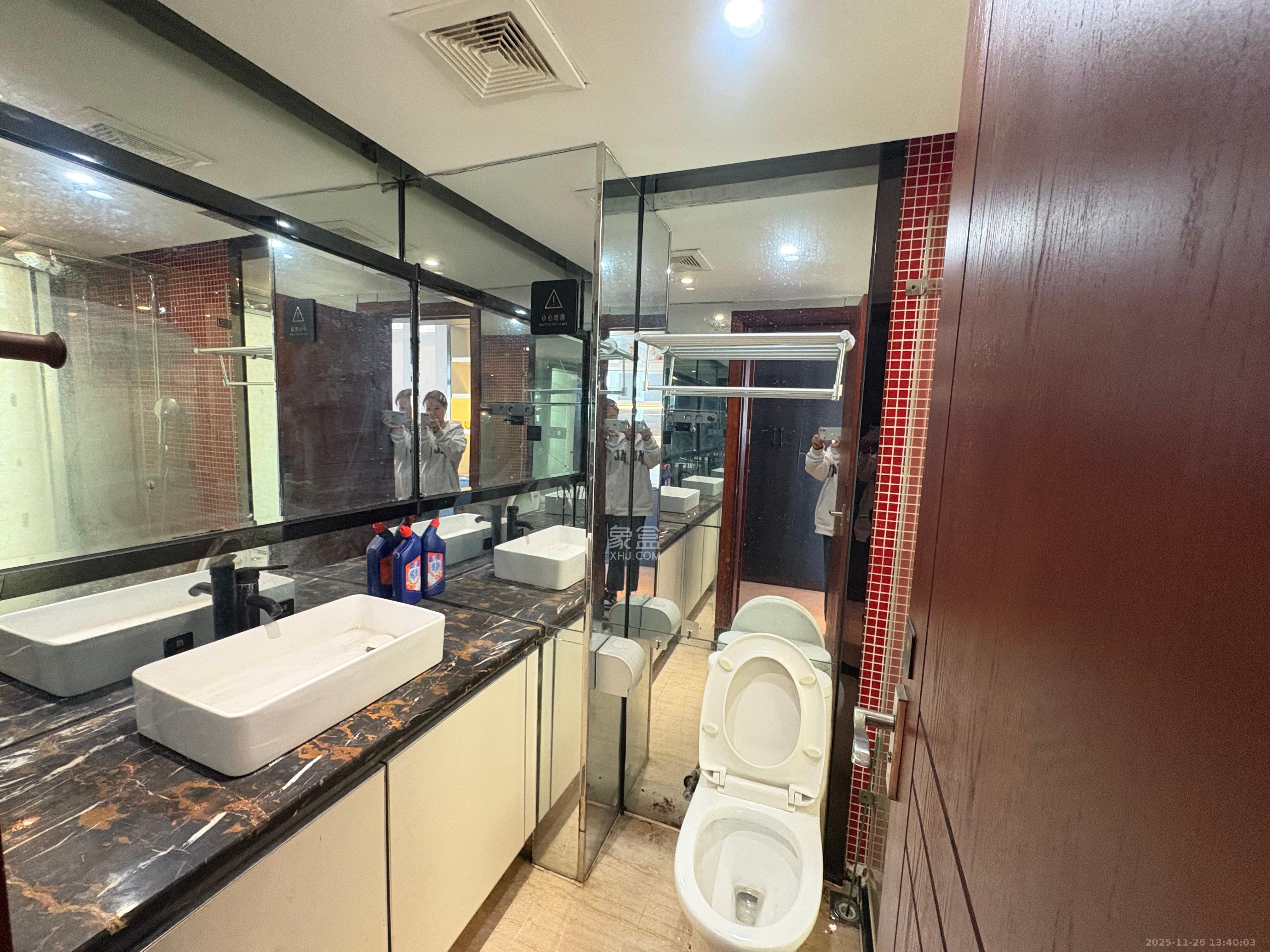 天心华庭 1室1厅1卫 1800.0元/月 天心华庭 1室1厅1卫 1800.0元/月室内图