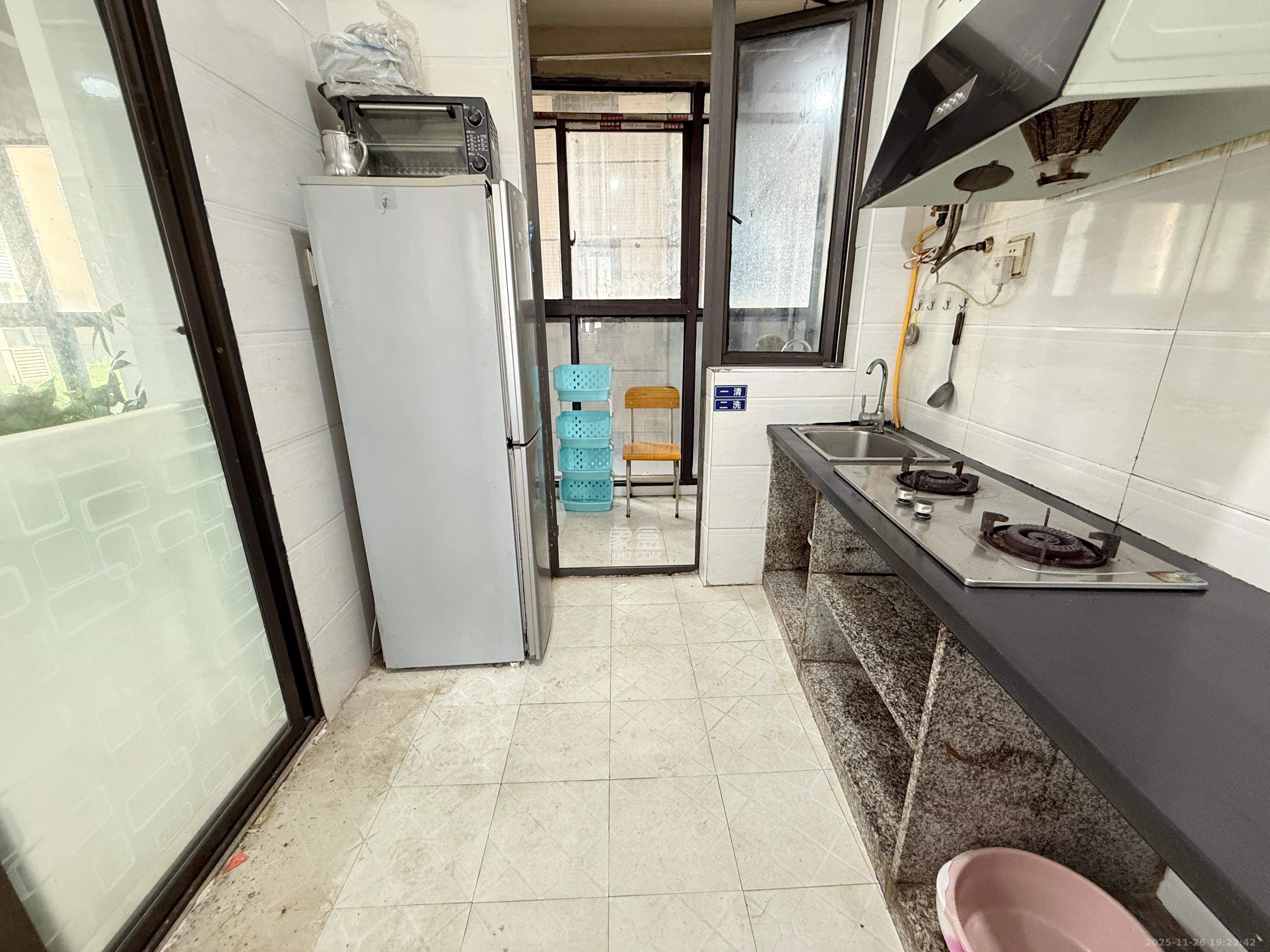 通用时代国际社区 3室2厅1卫 2200.0元/月 通用时代国际社区 3室2厅1卫 2200.0元/月室内图