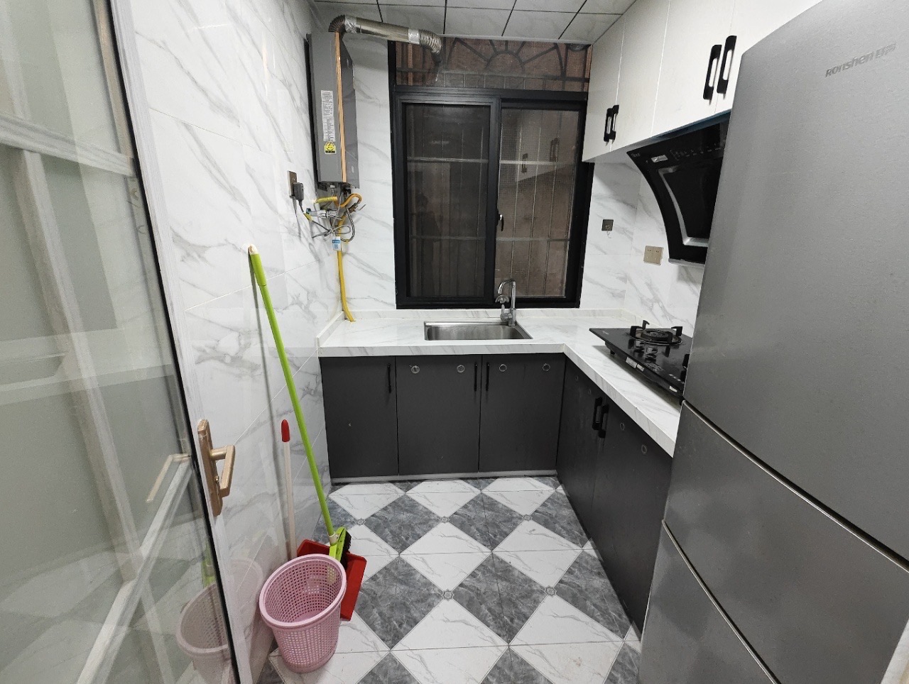 广南大厦 3室1厅1卫 79.0万 广南大厦 3室1厅1卫 79.0万客厅