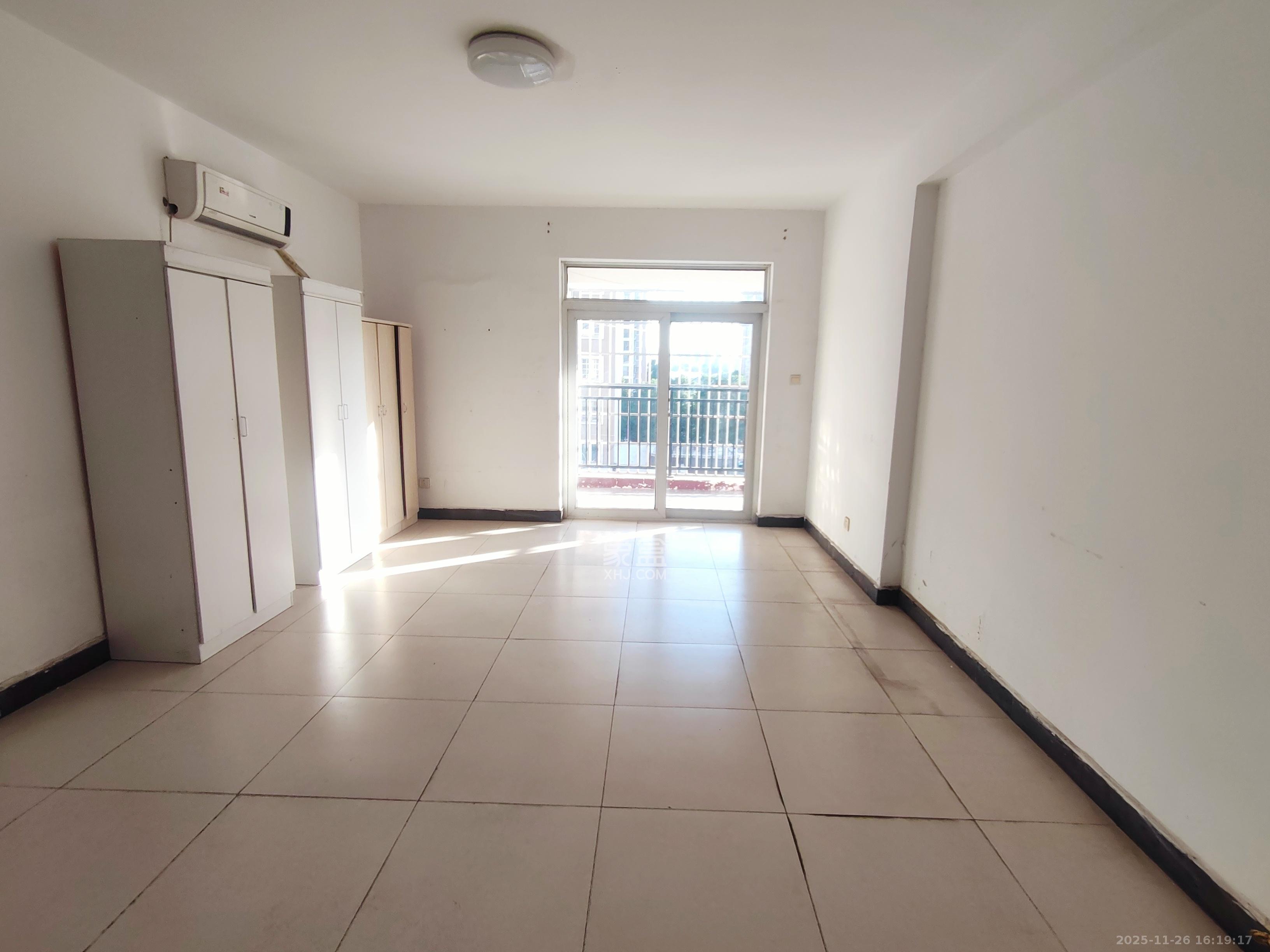 和馨园  4室2厅2卫    2800.0元/月