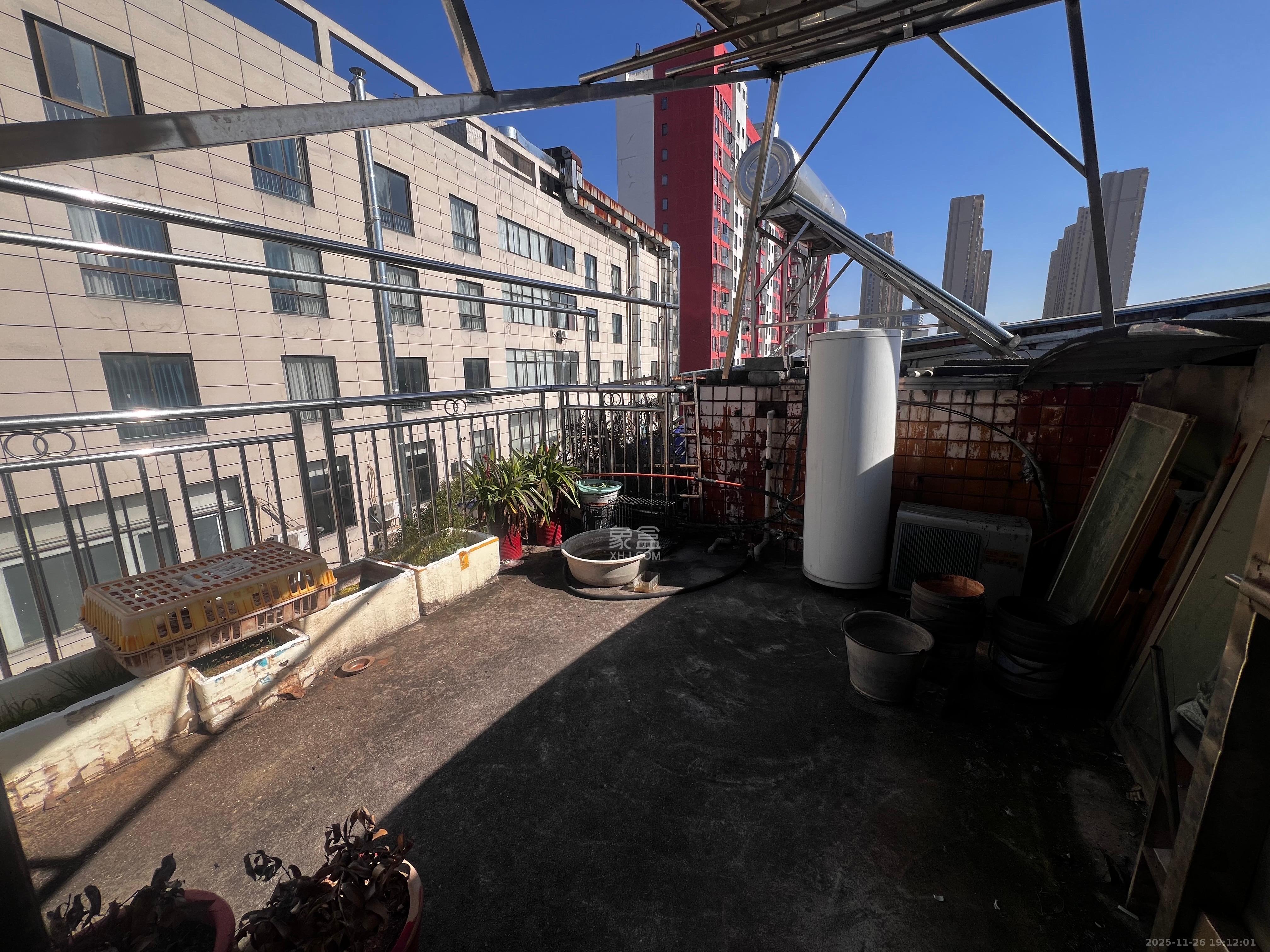 青园小区(青园社区安置房) 2室2厅1卫 1700.0元/月 青园小区(青园社区安置房) 2室2厅1卫 1700.0元/月室内图