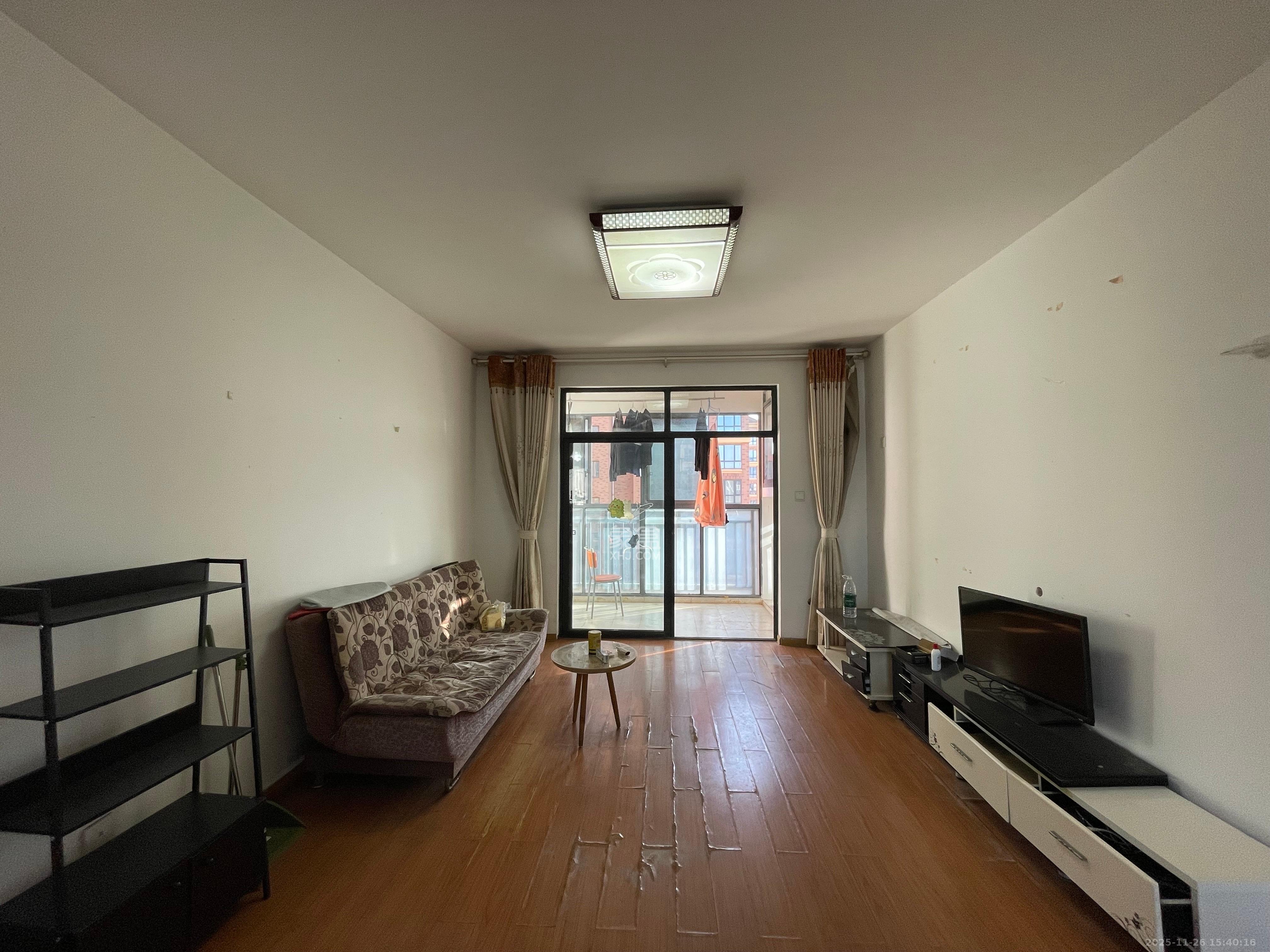 翡翠云天 3室2厅1卫 1200.0元/月 翡翠云天 3室2厅1卫 1200.0元/月室内图