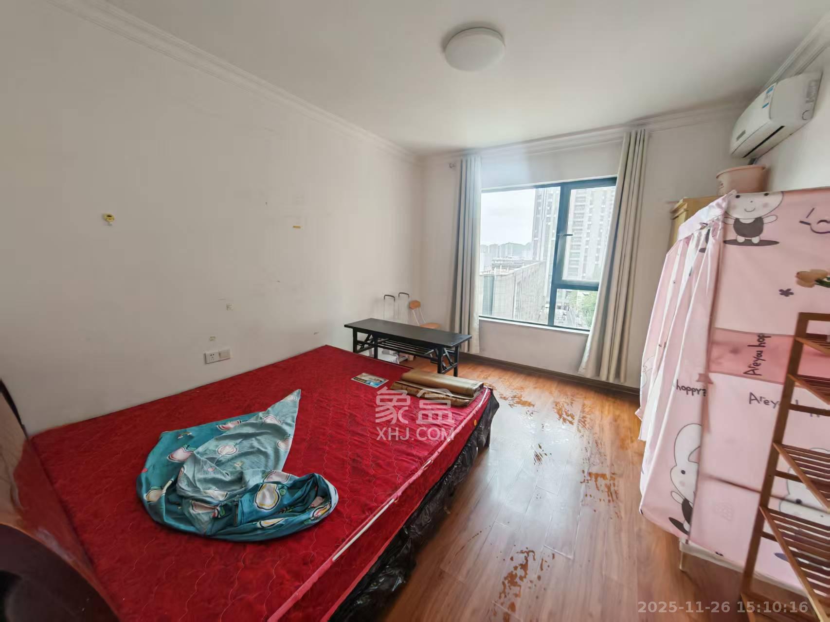 长房时代城 3室2厅2卫 2700.0元/月 长房时代城 3室2厅2卫 2700.0元/月室内图