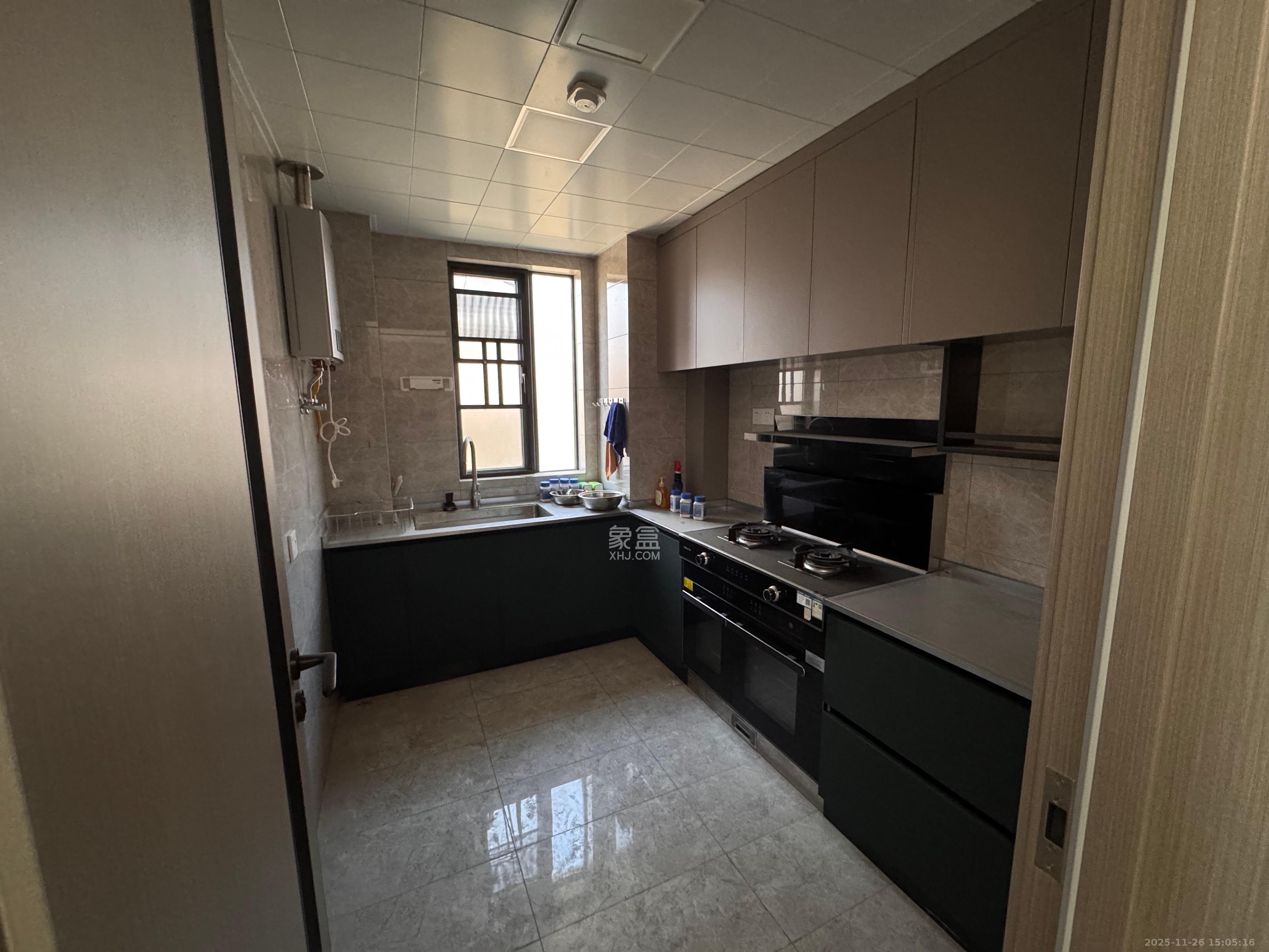 旭辉都会山 3室2厅2卫 3800.0元/月 旭辉都会山 3室2厅2卫 3800.0元/月室内图