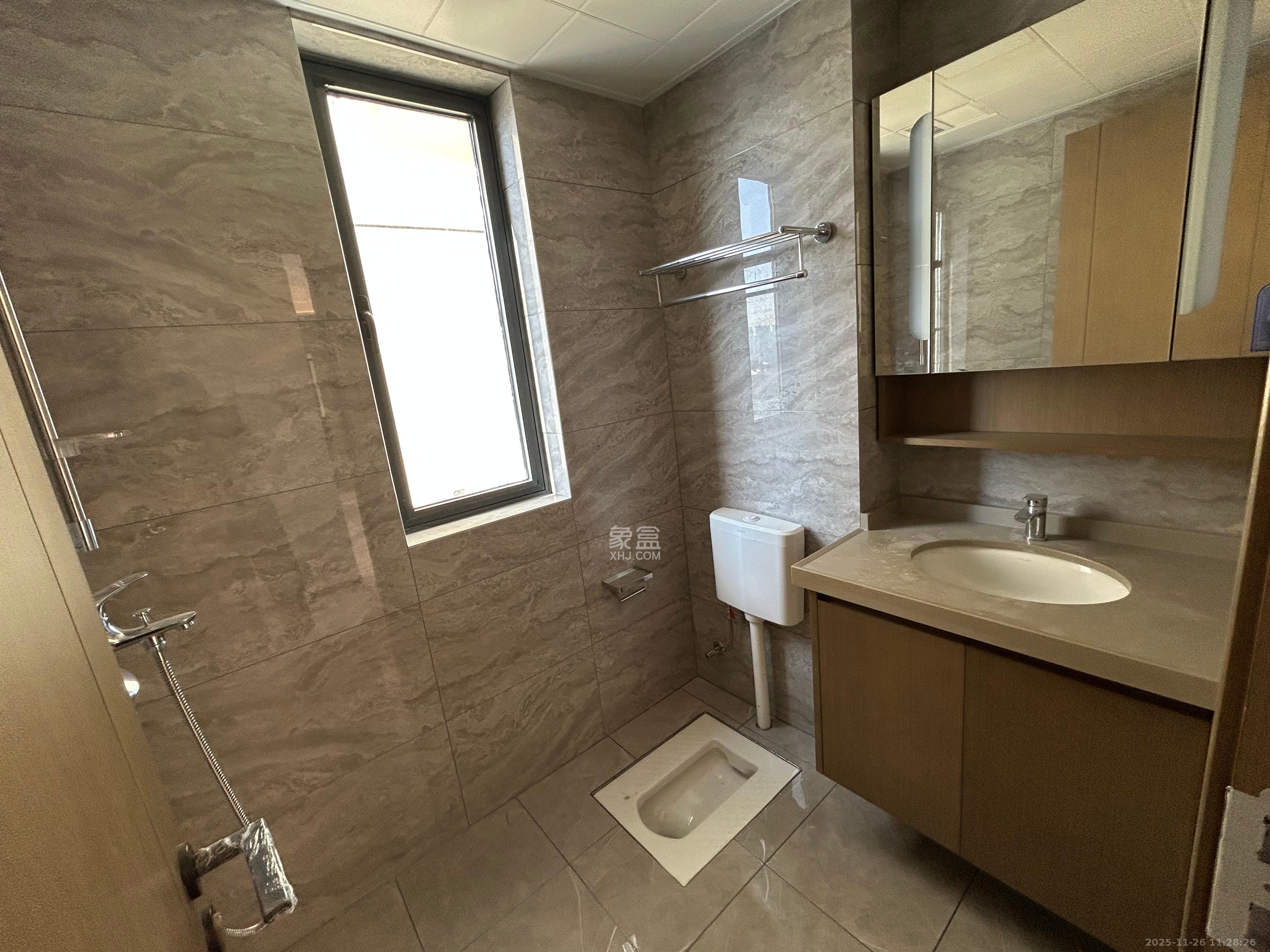 长房悦香山 3室2厅2卫 3000.0元/月 长房悦香山 3室2厅2卫 3000.0元/月室内图