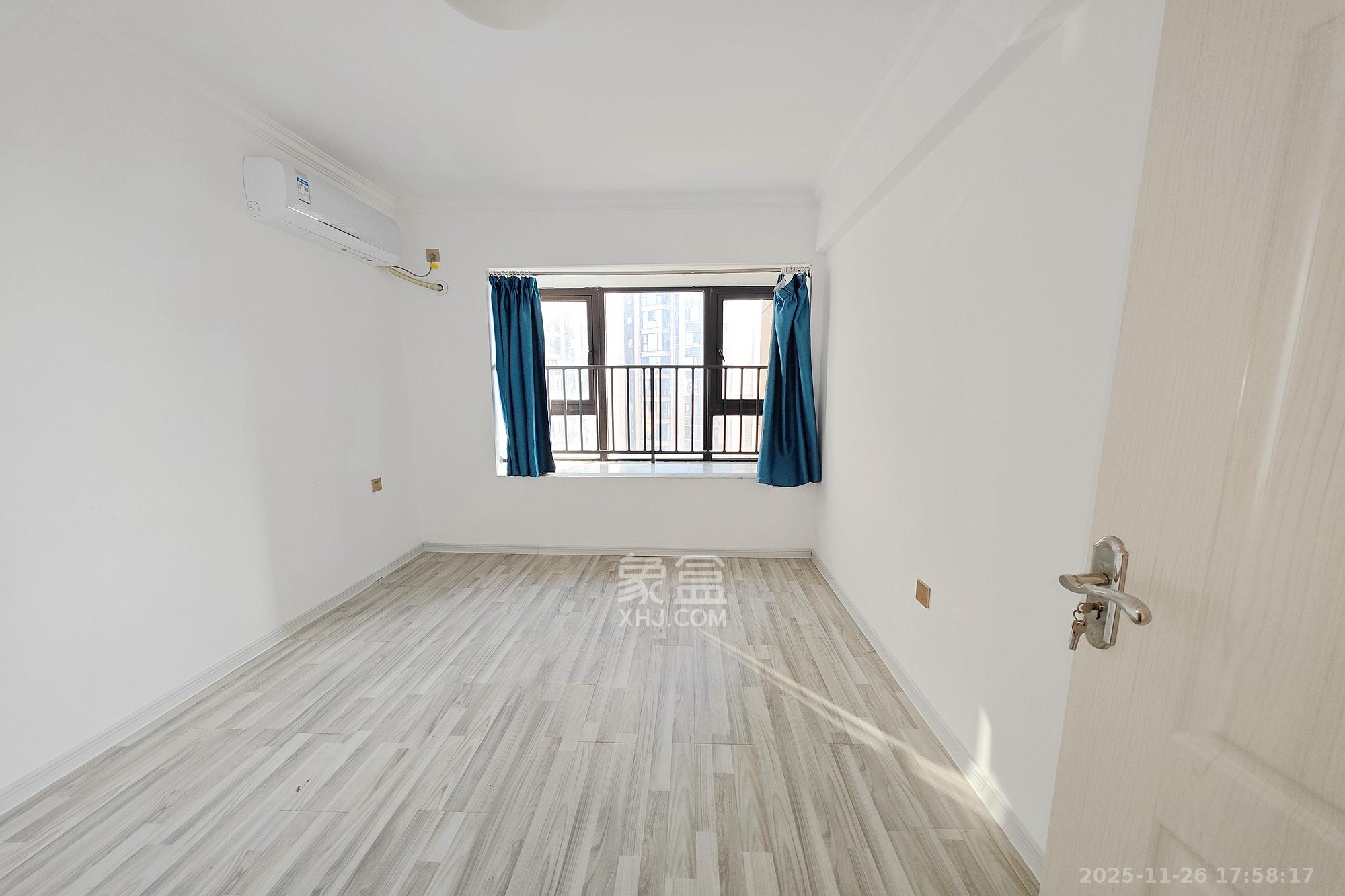 保利大都汇一期、二期 4室2厅2卫 141.0万 保利大都汇一期、二期 4室2厅2卫 141.0万卧室