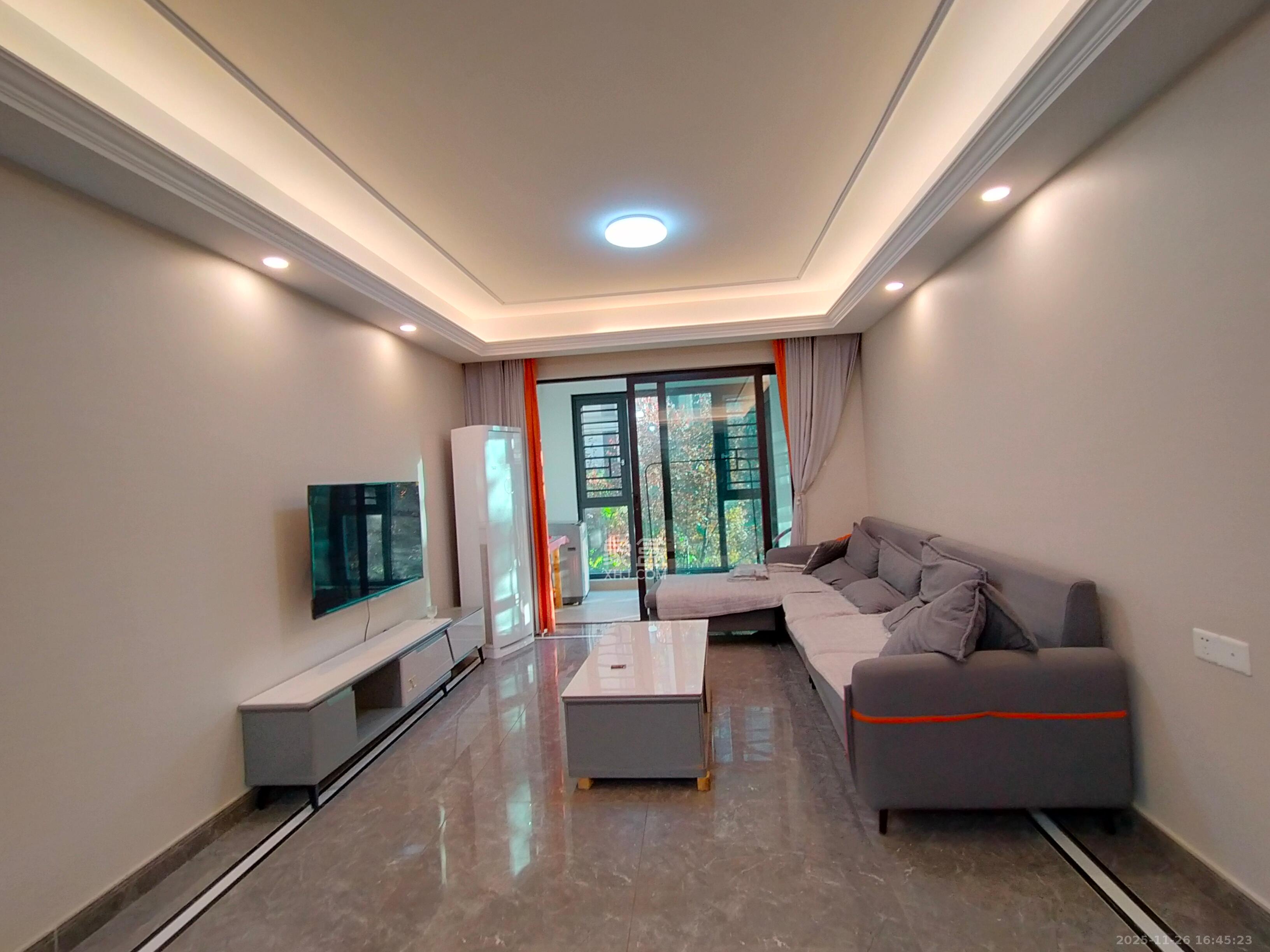 中海珑悦府  3室2厅2卫    3000.0元/月