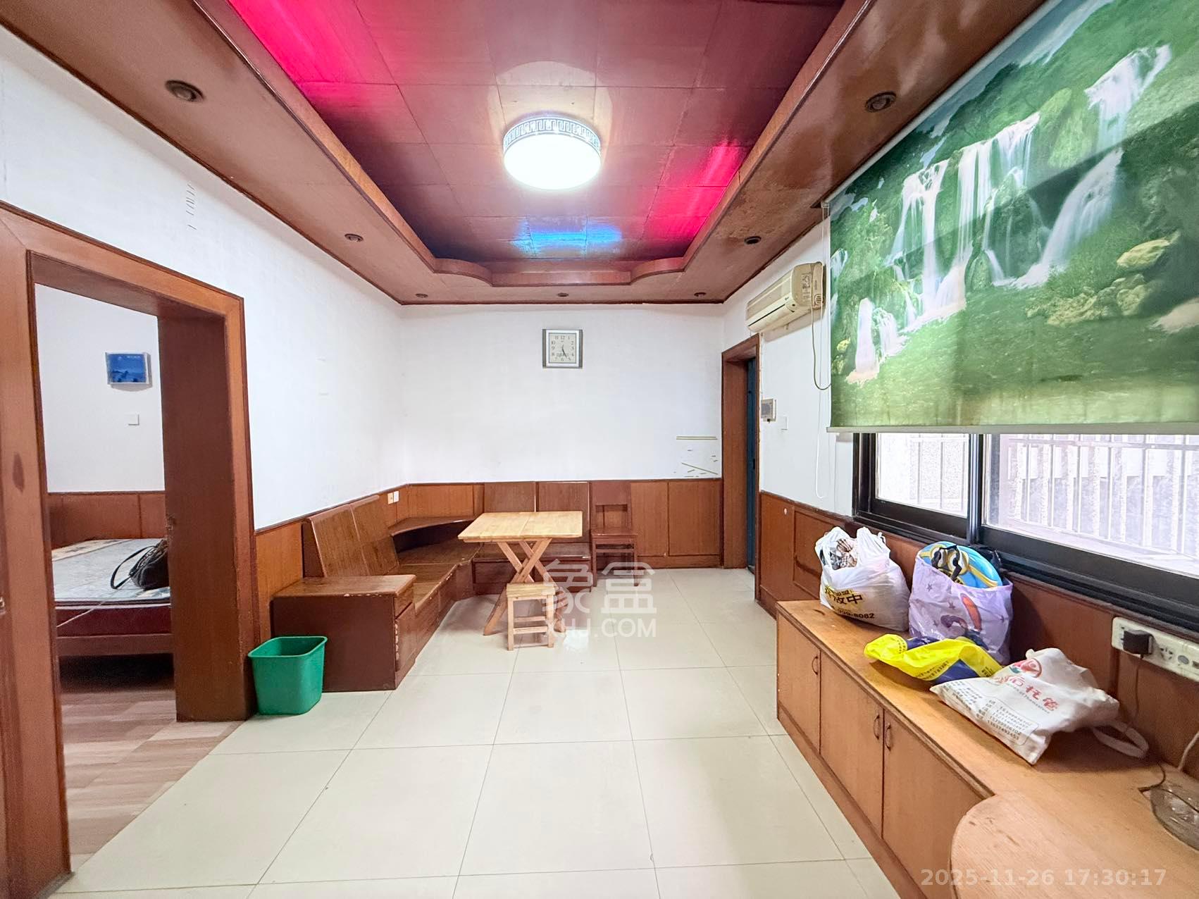 三角塘88号(原长沙市轻化公司宿舍) 2室1厅1卫 1300.0元/月 三角塘88号(原长沙市轻化公司宿舍) 2室1厅1卫 1300.0元/月室内图