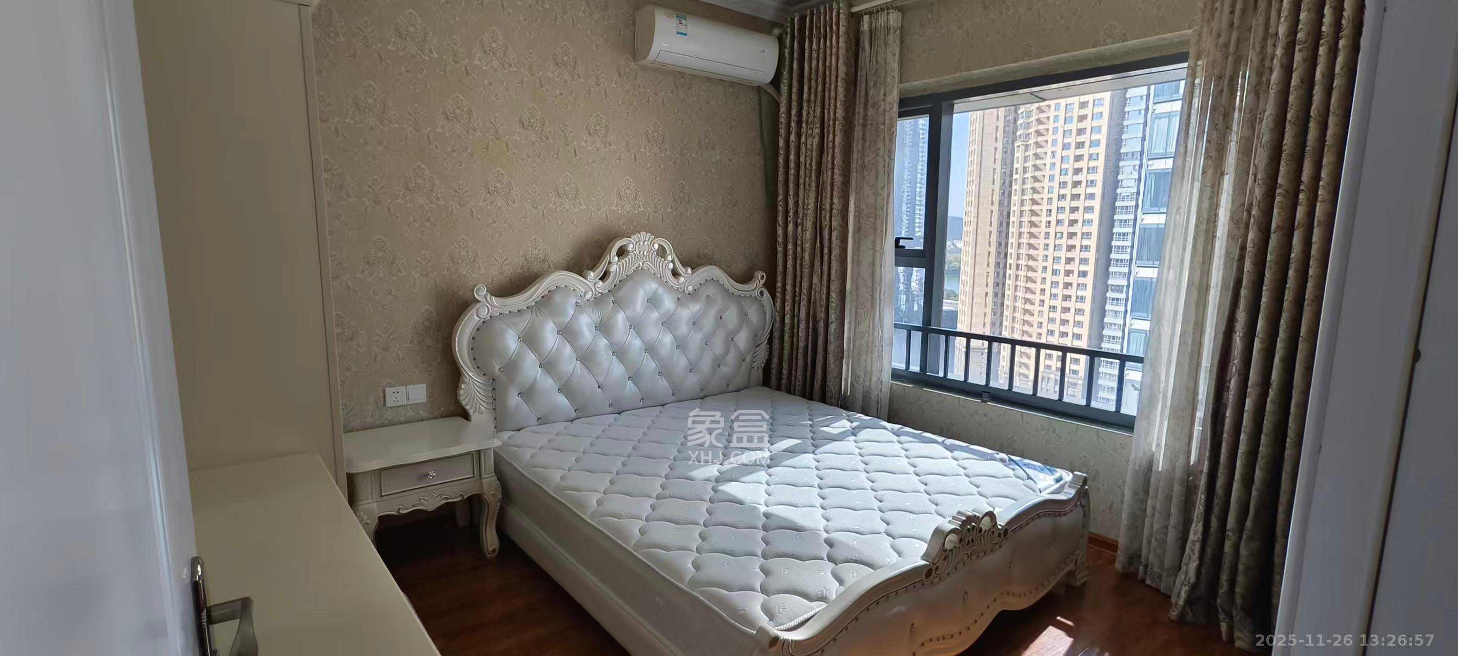 东怡外国(南湖一号) 2室1厅1卫 2400.0元/月 东怡外国(南湖一号) 2室1厅1卫 2400.0元/月室内图