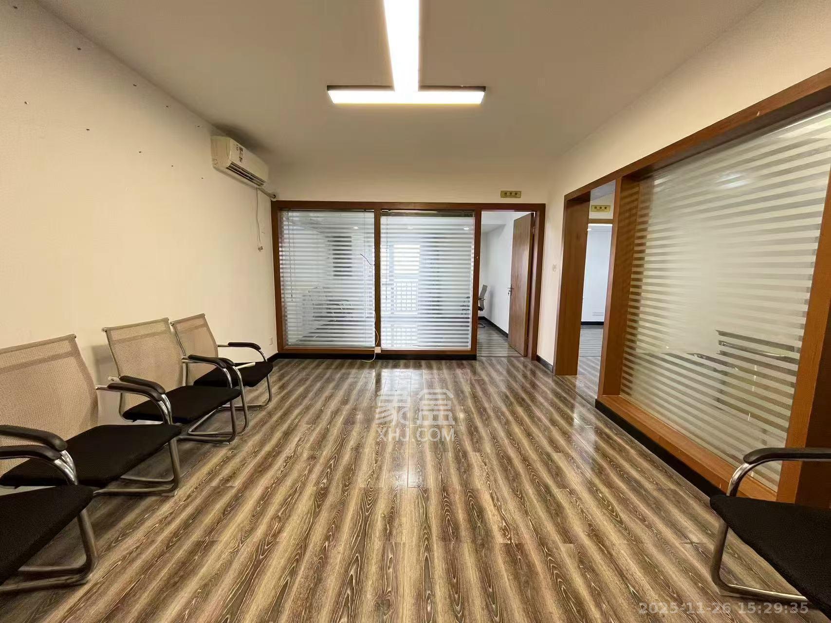 星大峰汇商务楼 1室1厅1卫 5500.0元/月 星大峰汇商务楼 1室1厅1卫 5500.0元/月室内图