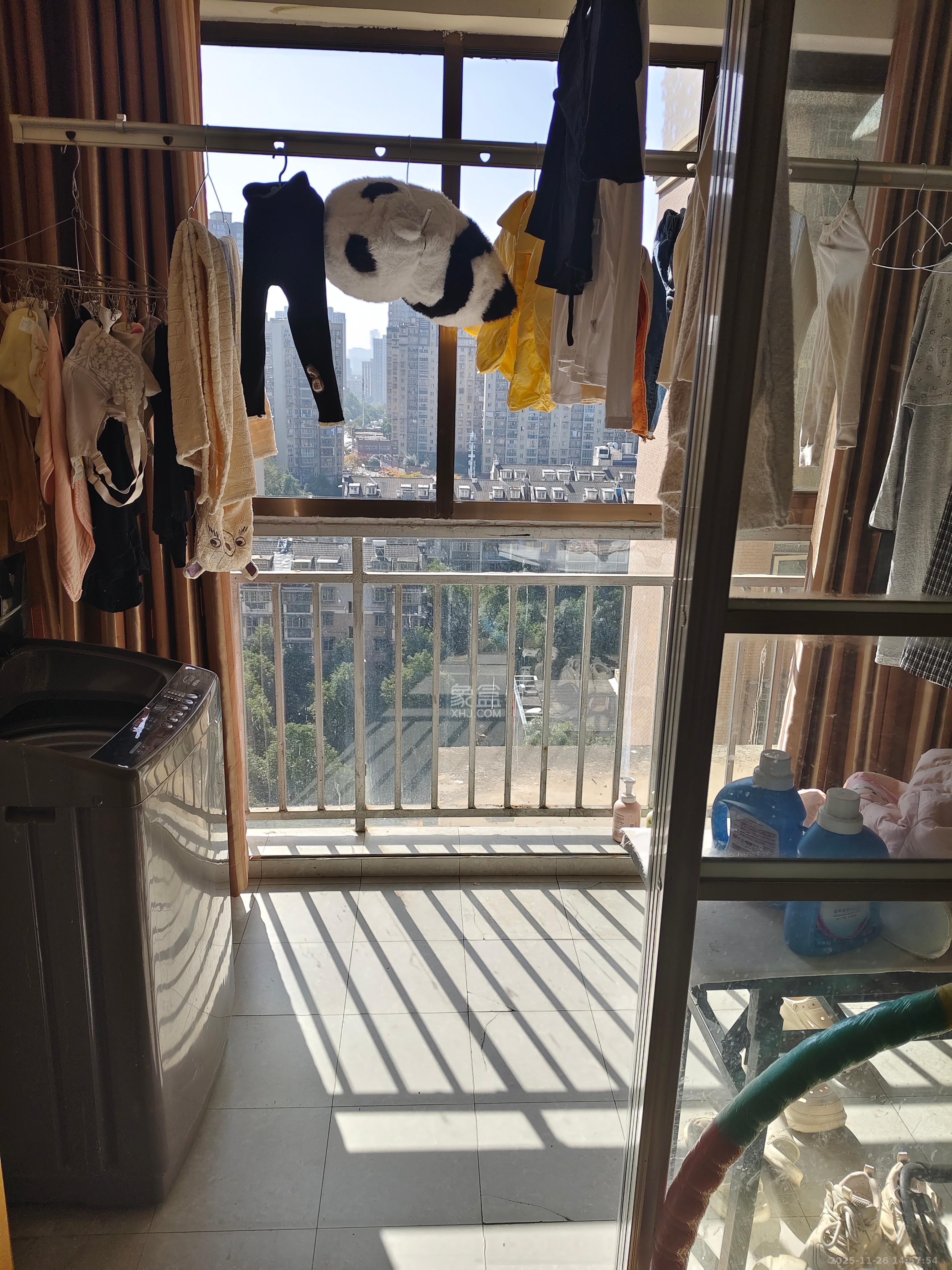 新诚小区 3室2厅1卫 1800.0元/月 新诚小区 3室2厅1卫 1800.0元/月室内图