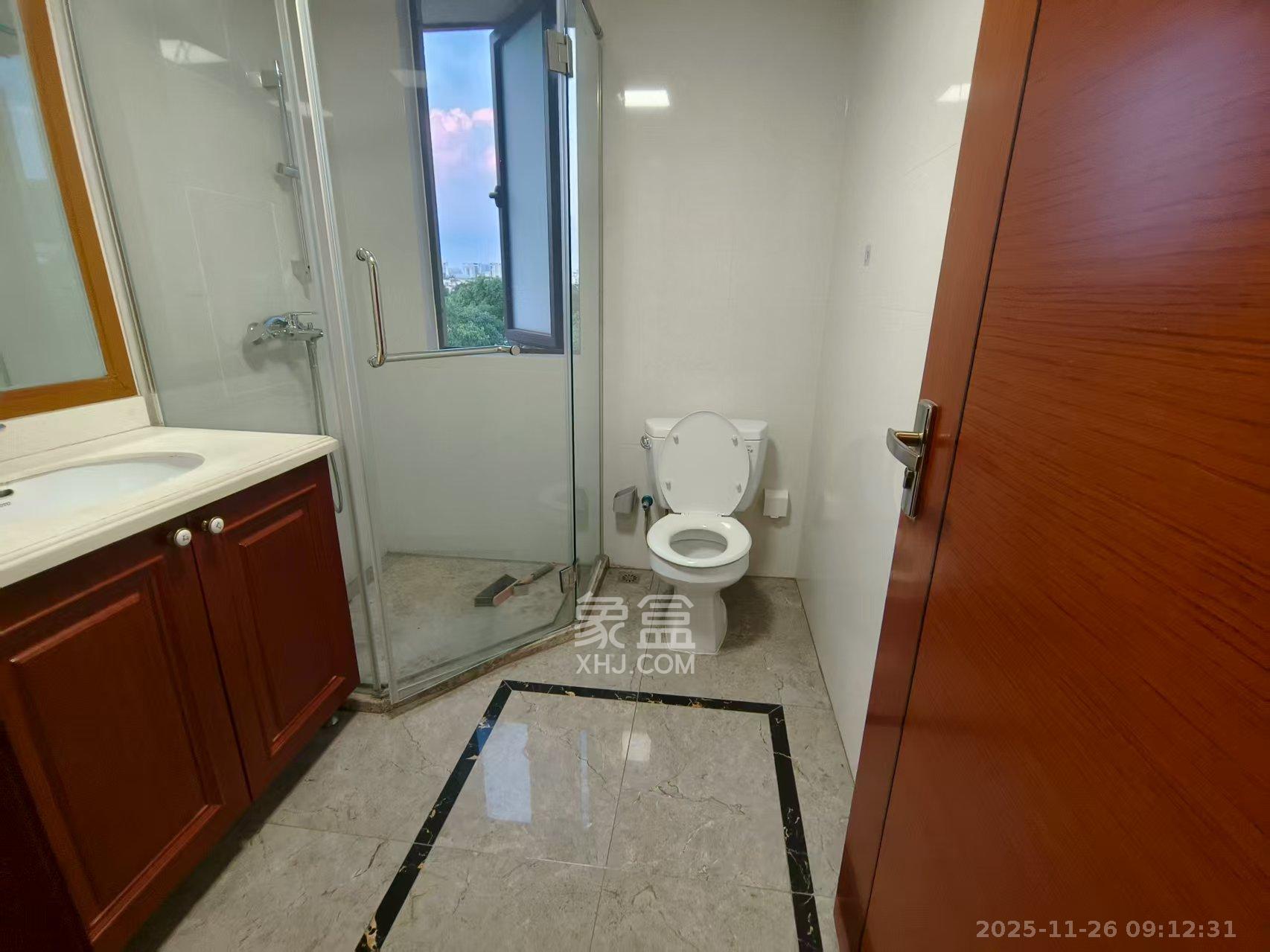 中海国际二期  3室2厅2卫    2100.0元/月室内图